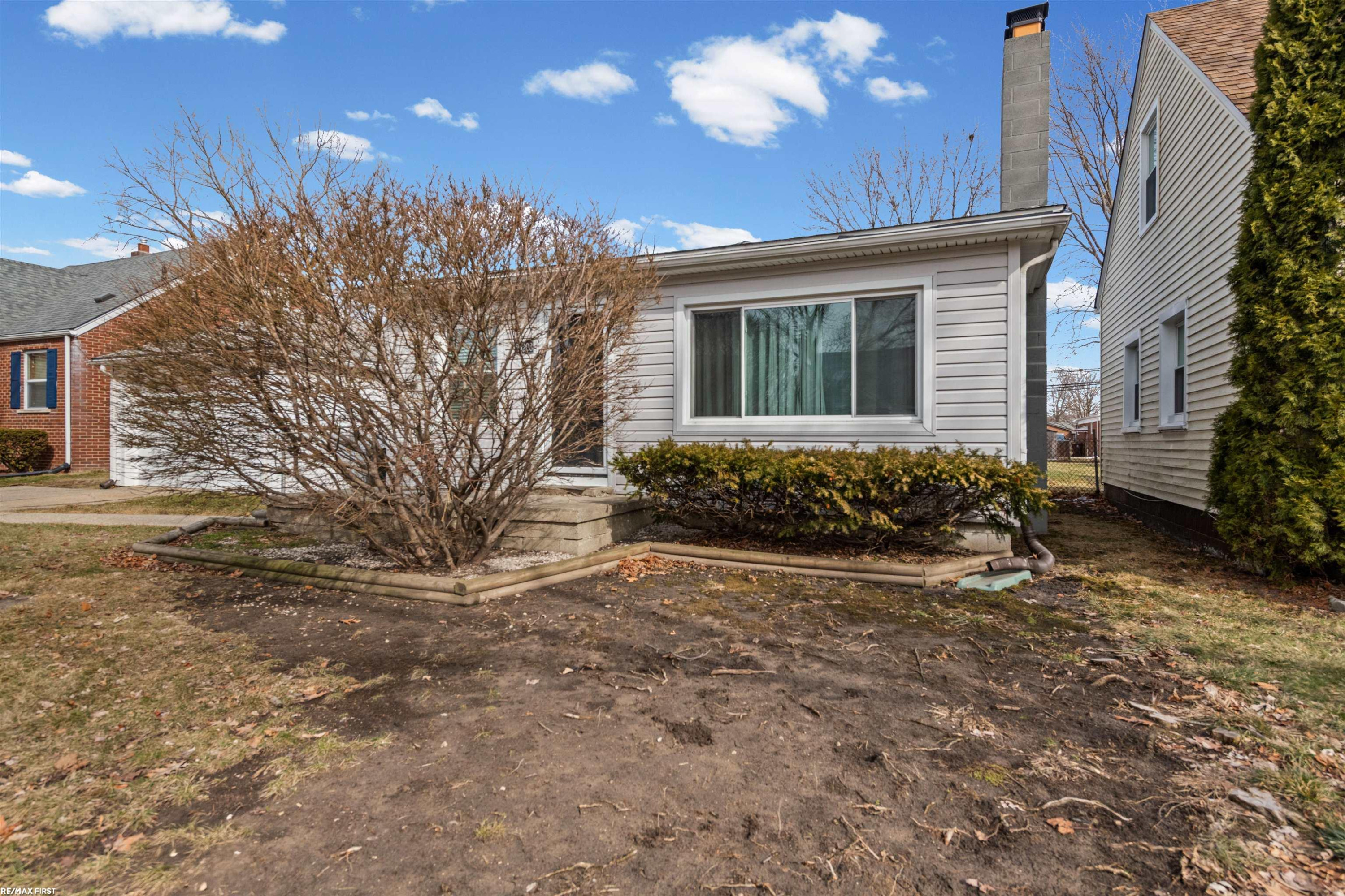 25208 Comfort Street, Center Line, MI 48015 — Photo 17