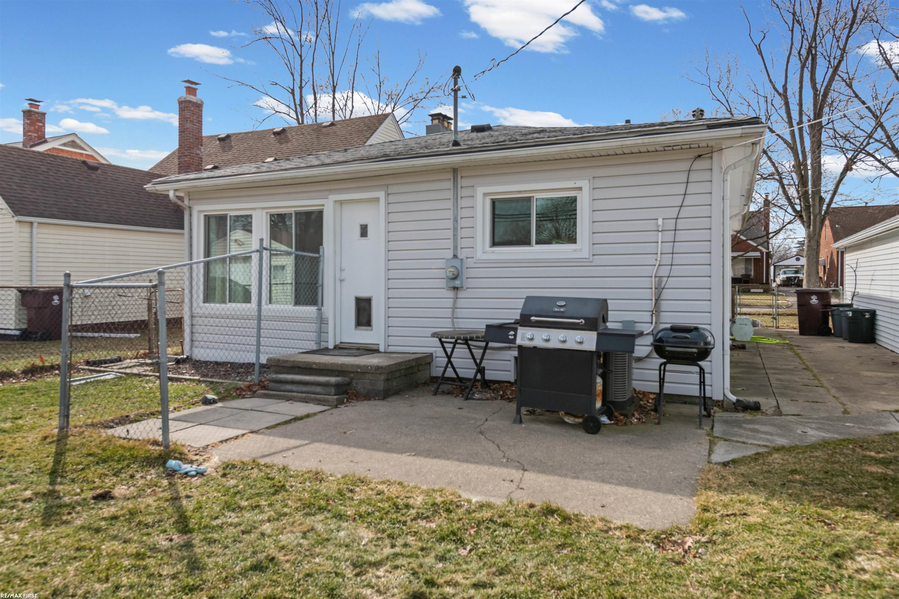 25208 Comfort Street, Center Line, MI 48015 — Photo 22