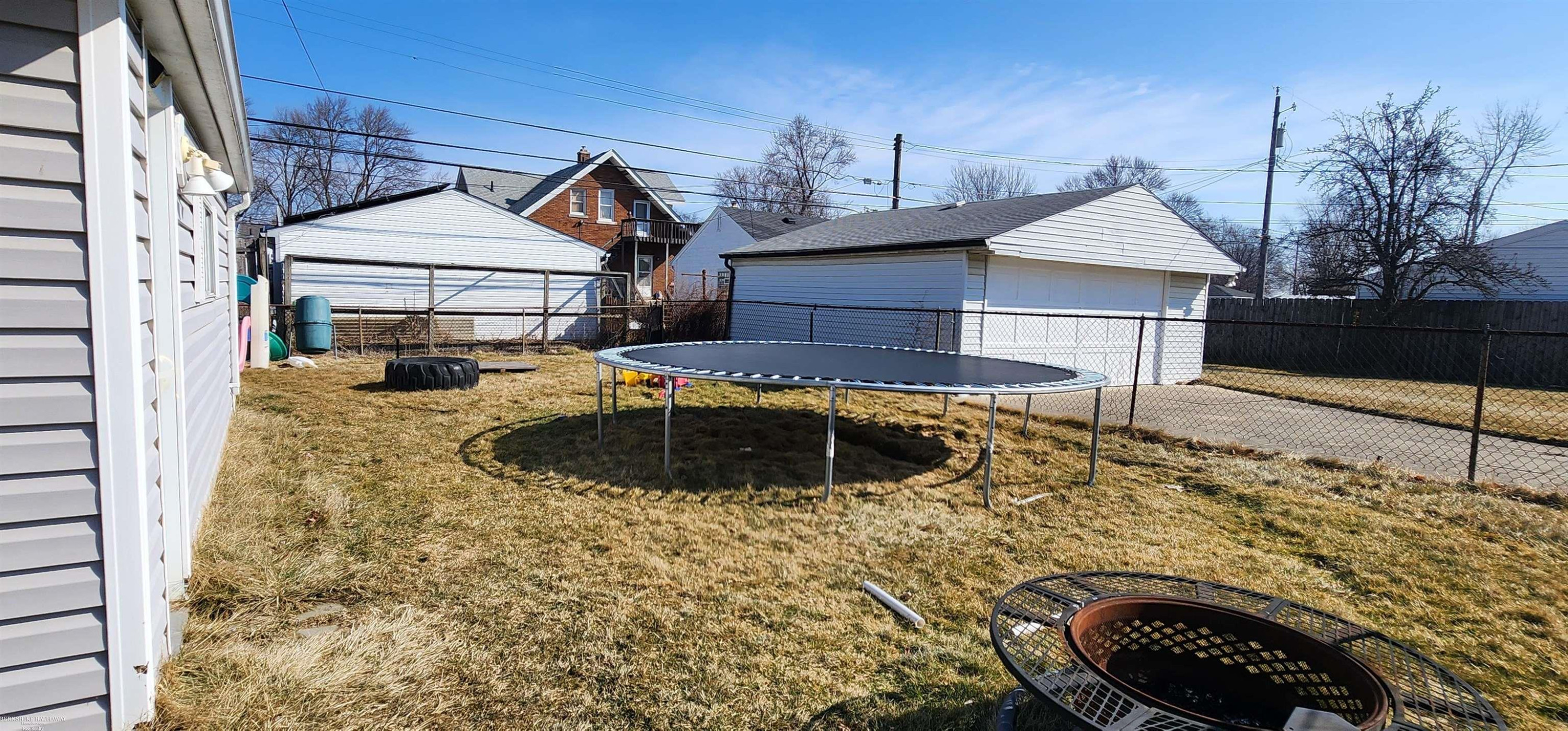 23125 Socia Street, Saint Clair Shores, MI 48082 — Photo 3