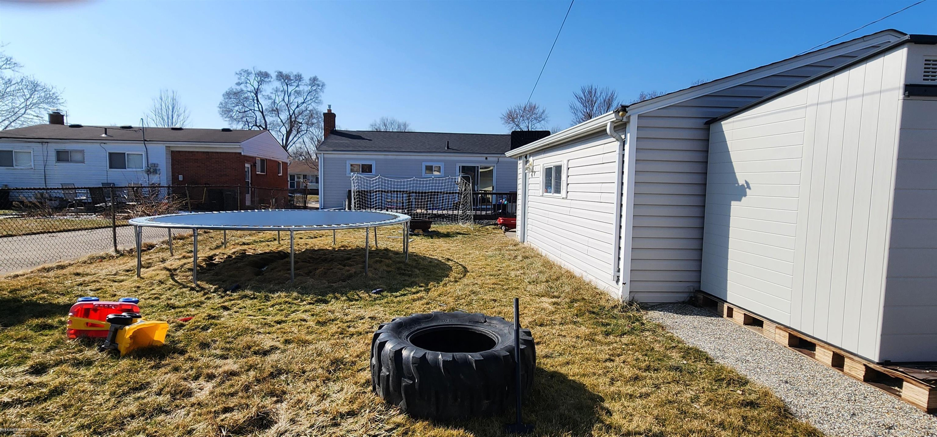 23125 Socia Street, Saint Clair Shores, MI 48082 — Photo 6
