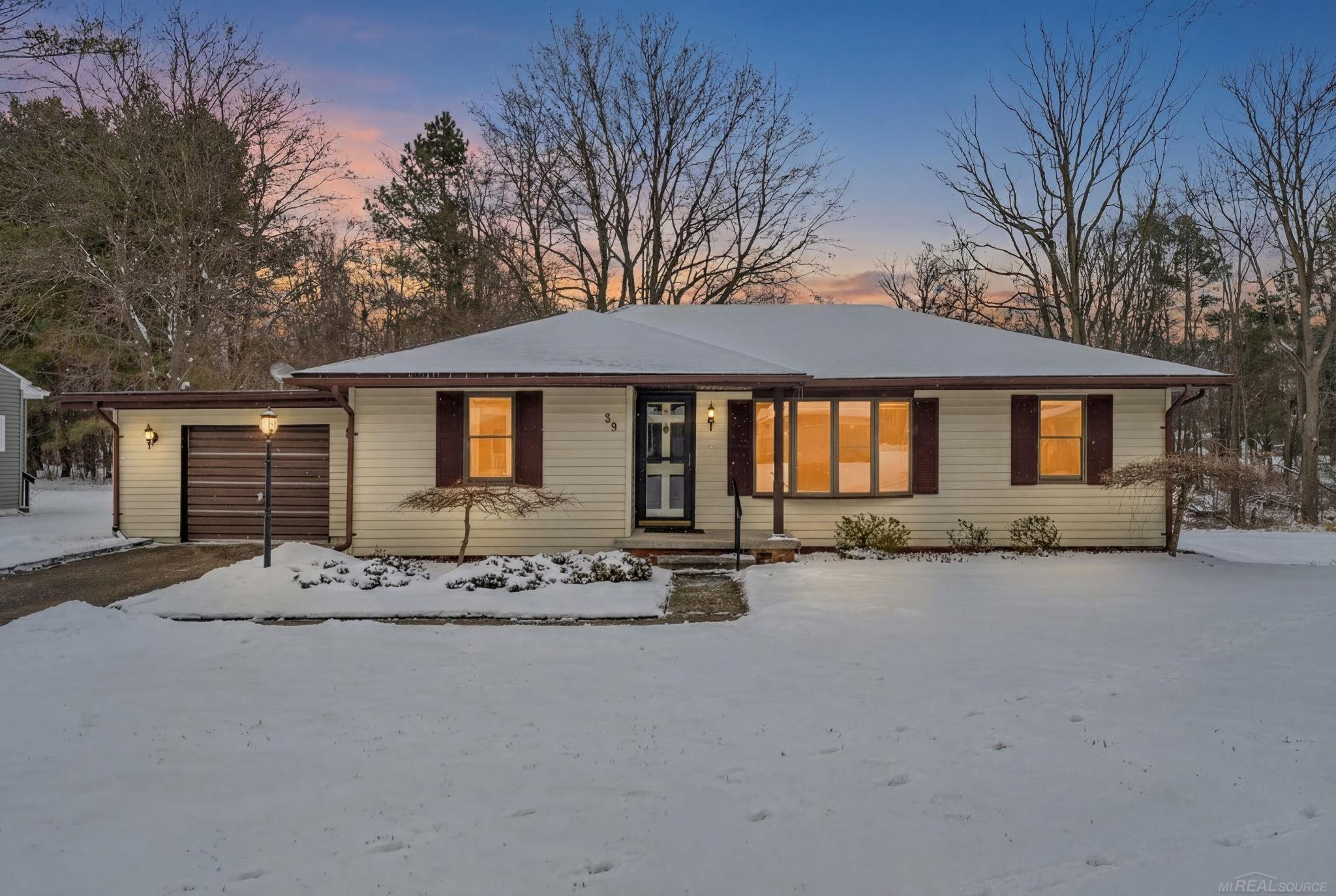 39 S Flower Street, Croswell, MI 48422 — Photo 2