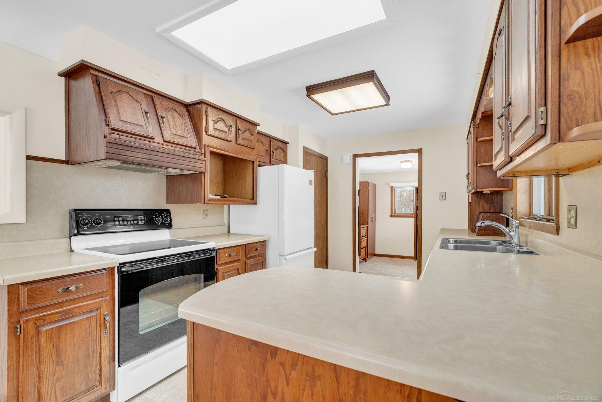 39 S Flower Street, Croswell, MI 48422 — Photo 13