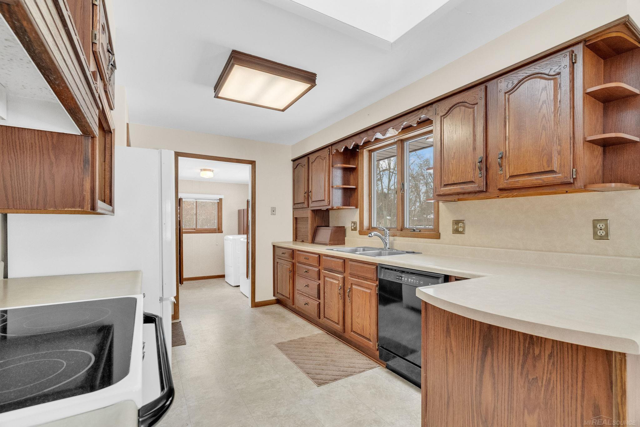 39 S Flower Street, Croswell, MI 48422 — Photo 15