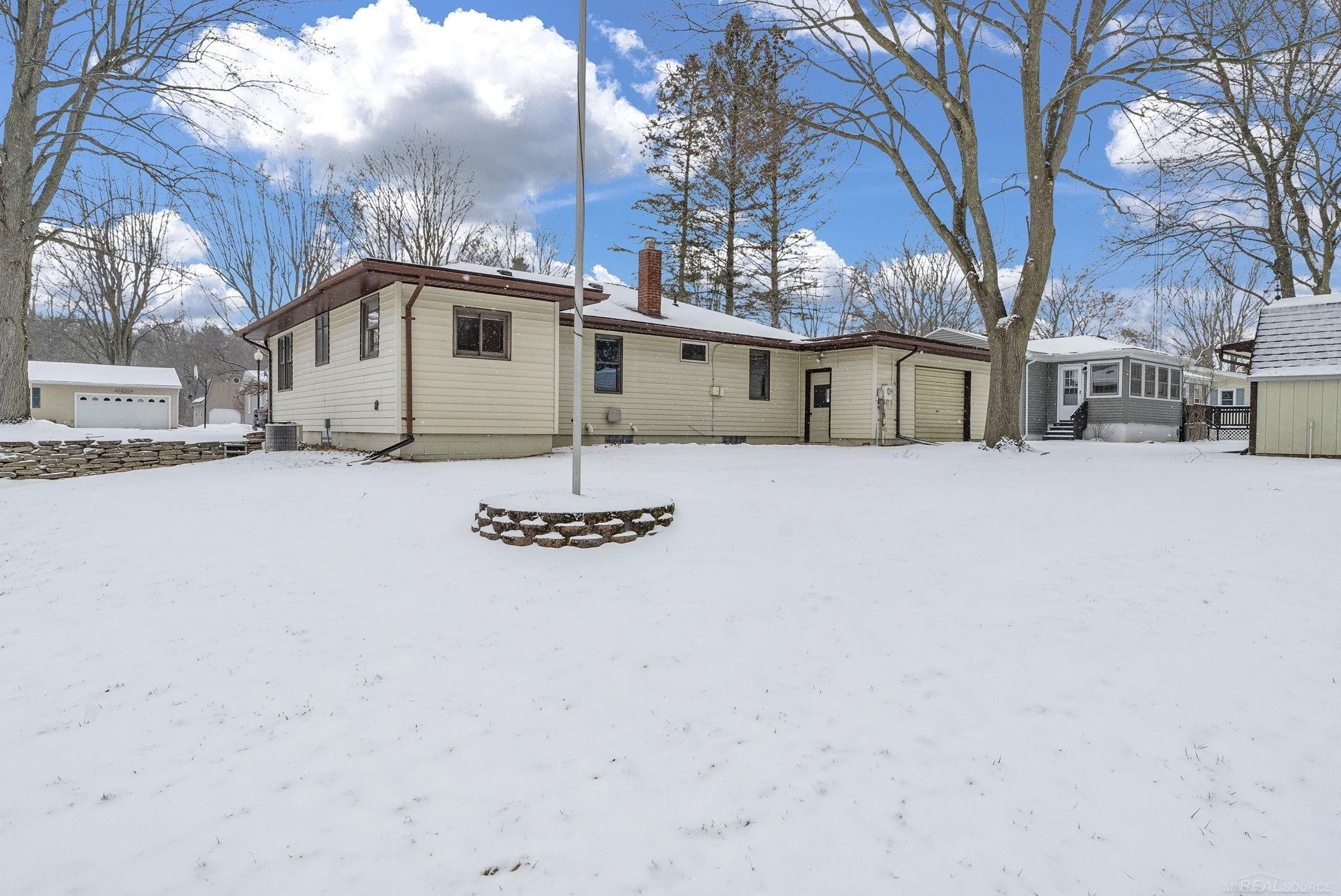39 S Flower Street, Croswell, MI 48422 — Photo 30