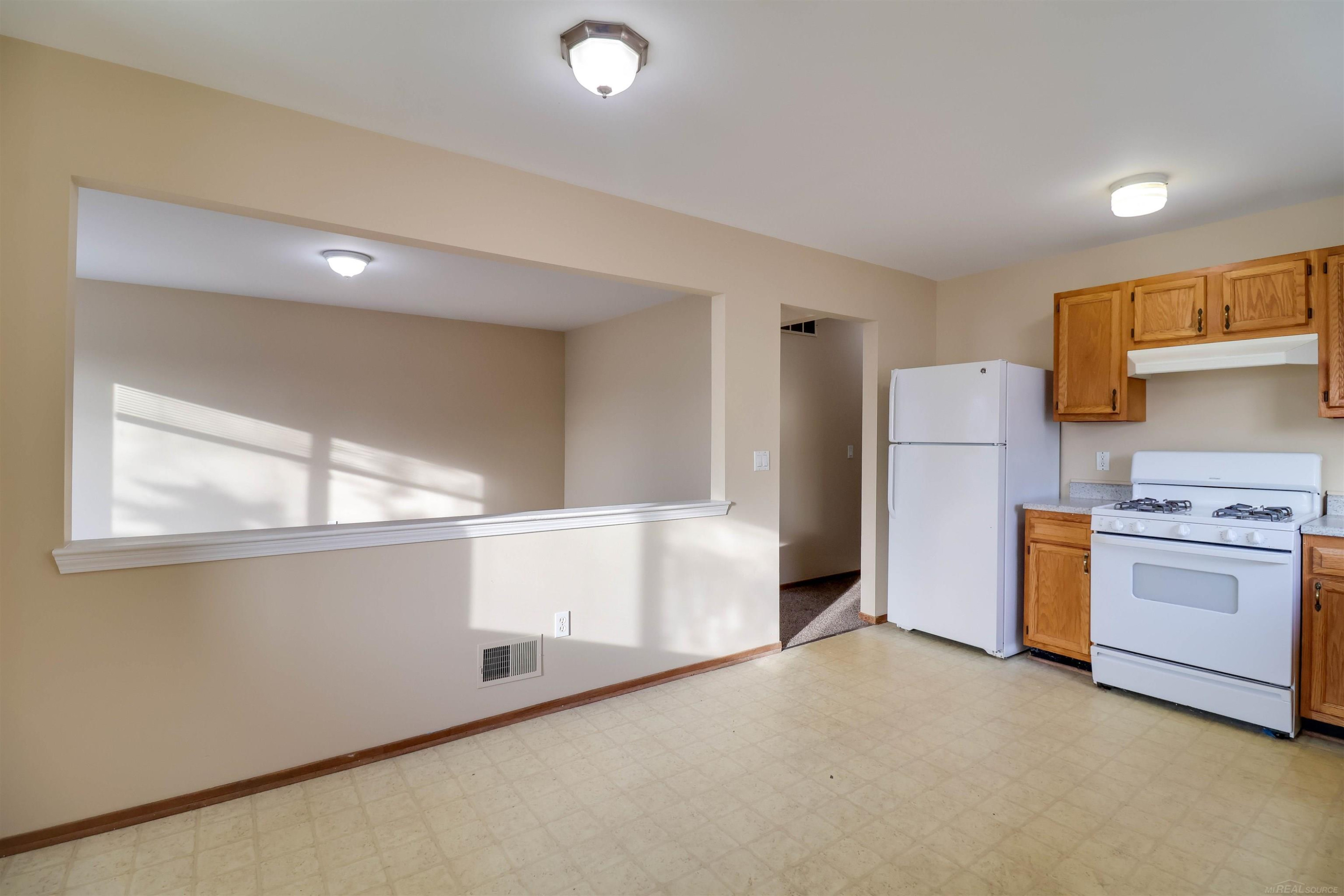 35080 Mabon Drive, Clinton Twp, MI 48035 — Photo 5