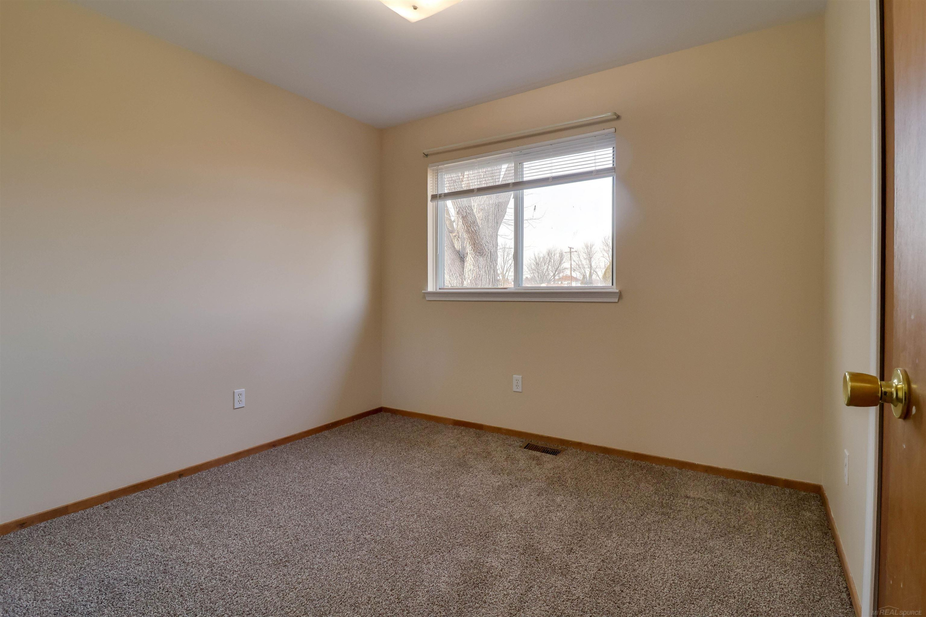 35080 Mabon Drive, Clinton Twp, MI 48035 — Photo 8