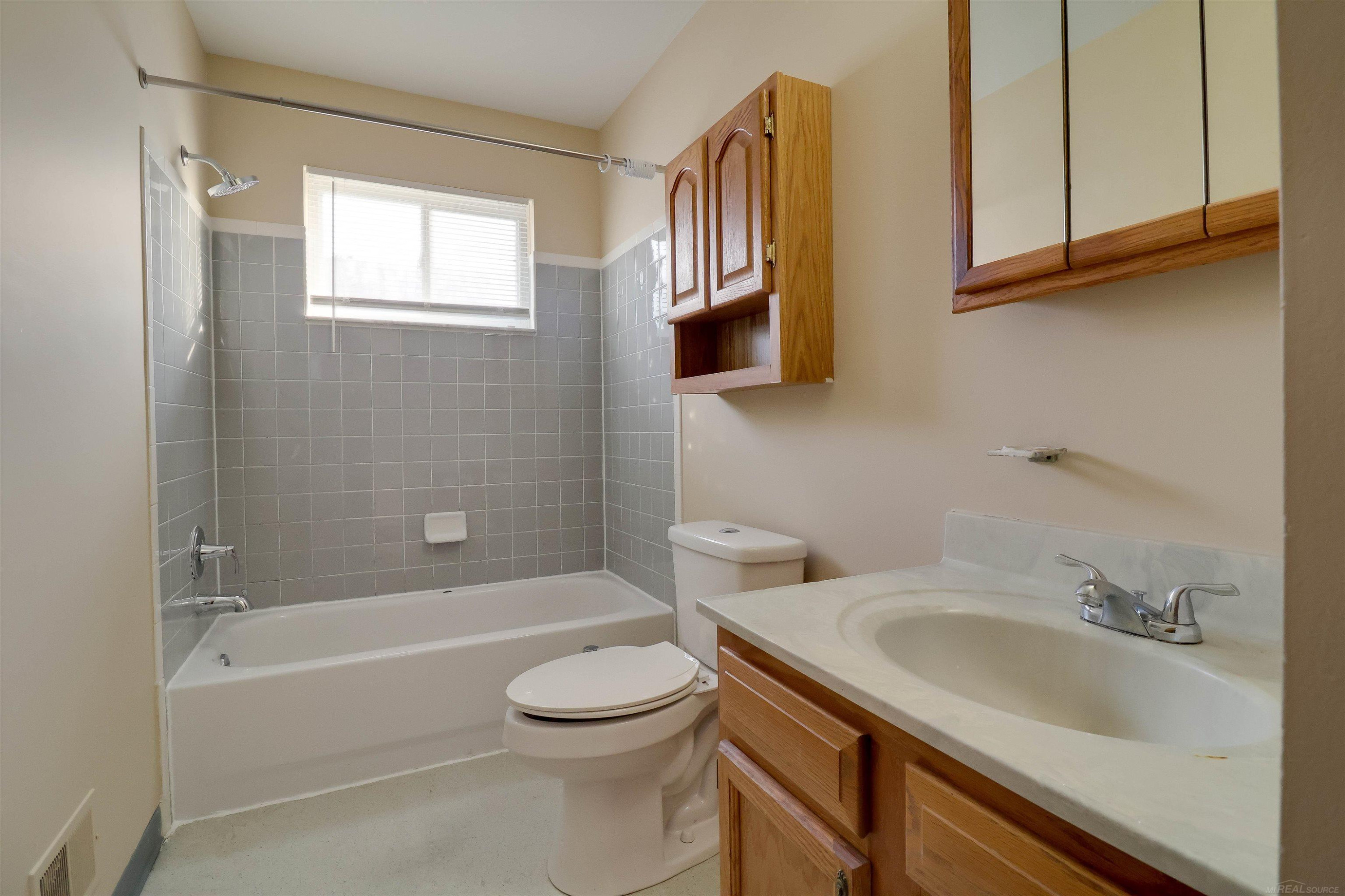 35080 Mabon Drive, Clinton Twp, MI 48035 — Photo 10