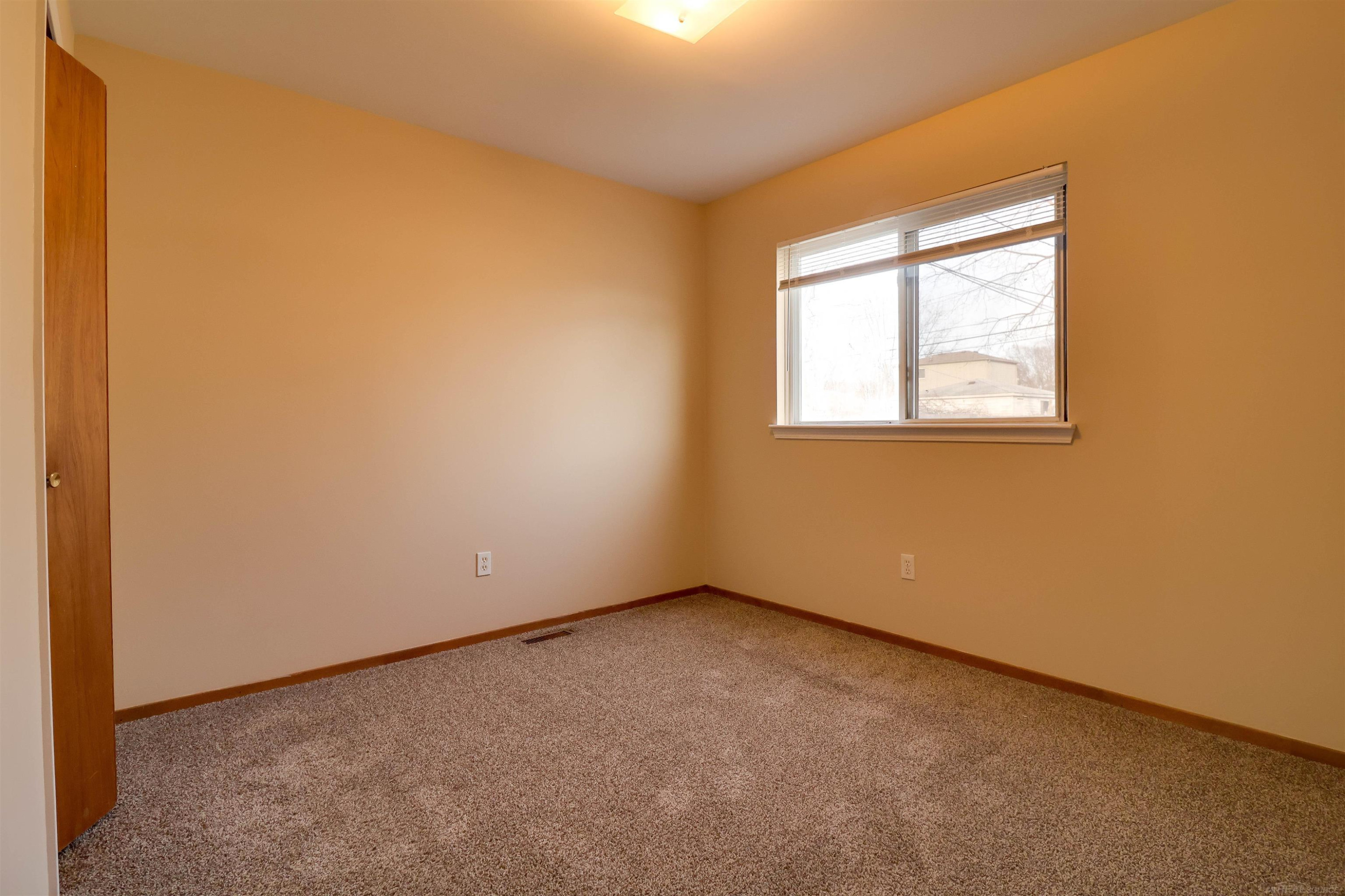 35080 Mabon Drive, Clinton Twp, MI 48035 — Photo 11