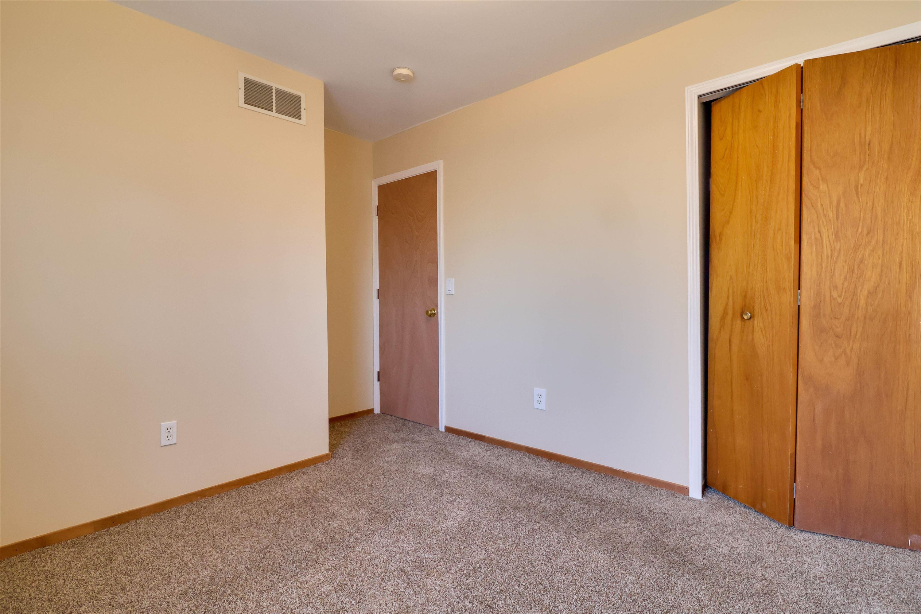 35080 Mabon Drive, Clinton Twp, MI 48035 — Photo 12