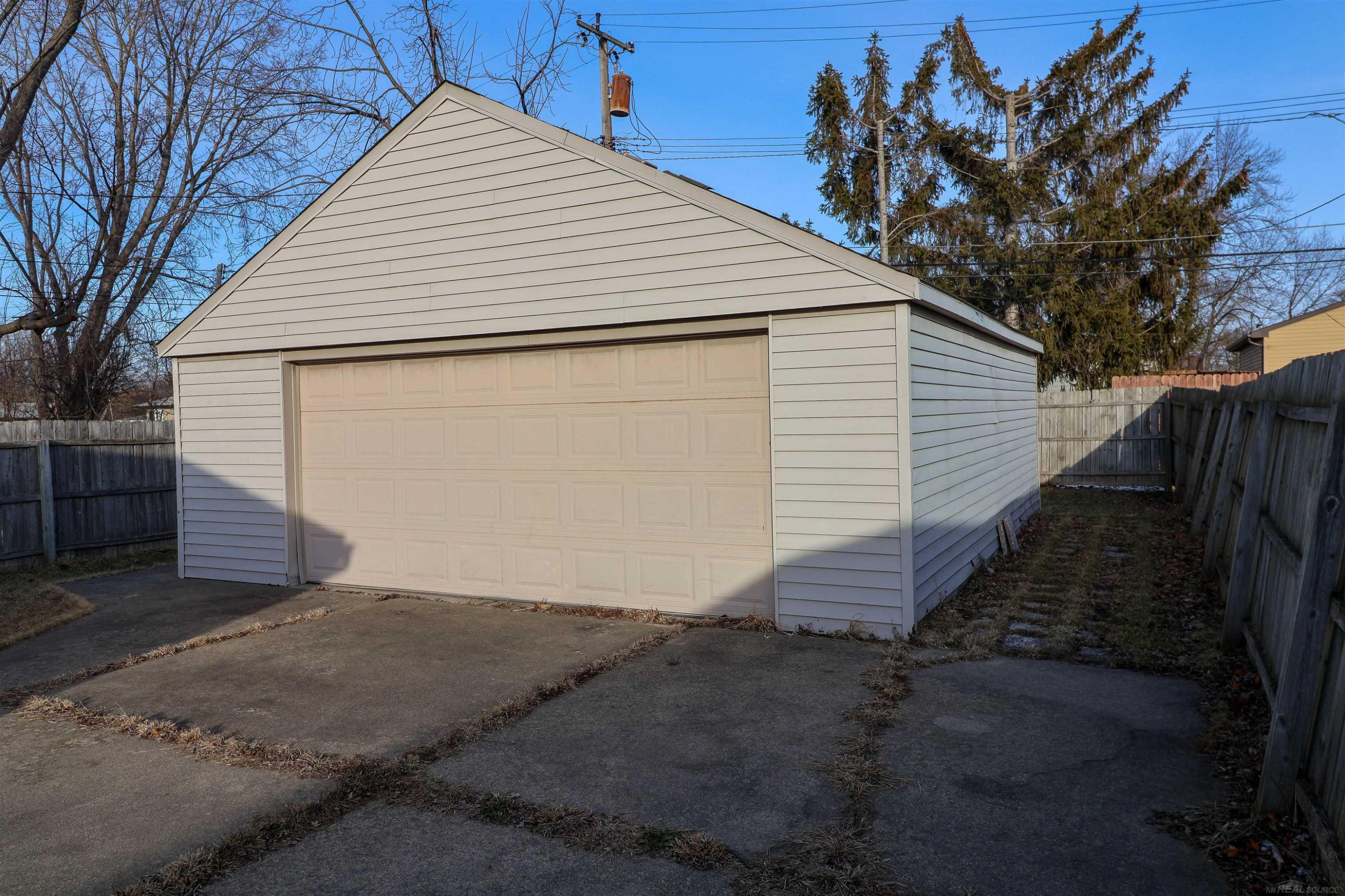 35080 Mabon Drive, Clinton Twp, MI 48035 — Photo 18