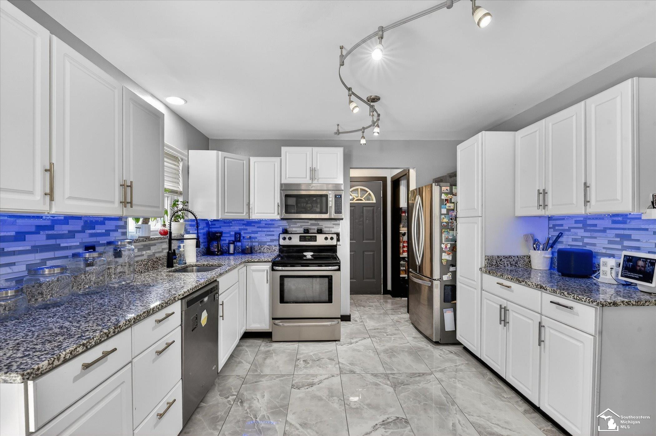 7060 Brookside Drive, Lambertville, MI 48144 — Photo 17