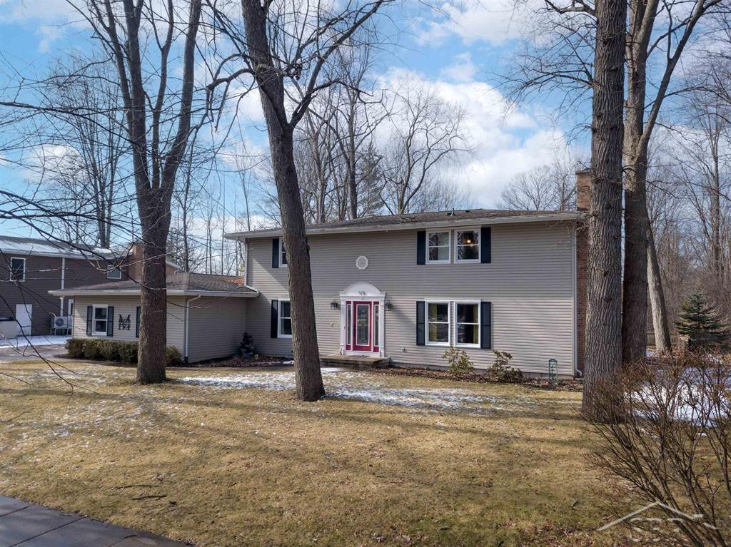5711 Summerset Drive, Midland, MI 48640 — Photo 2