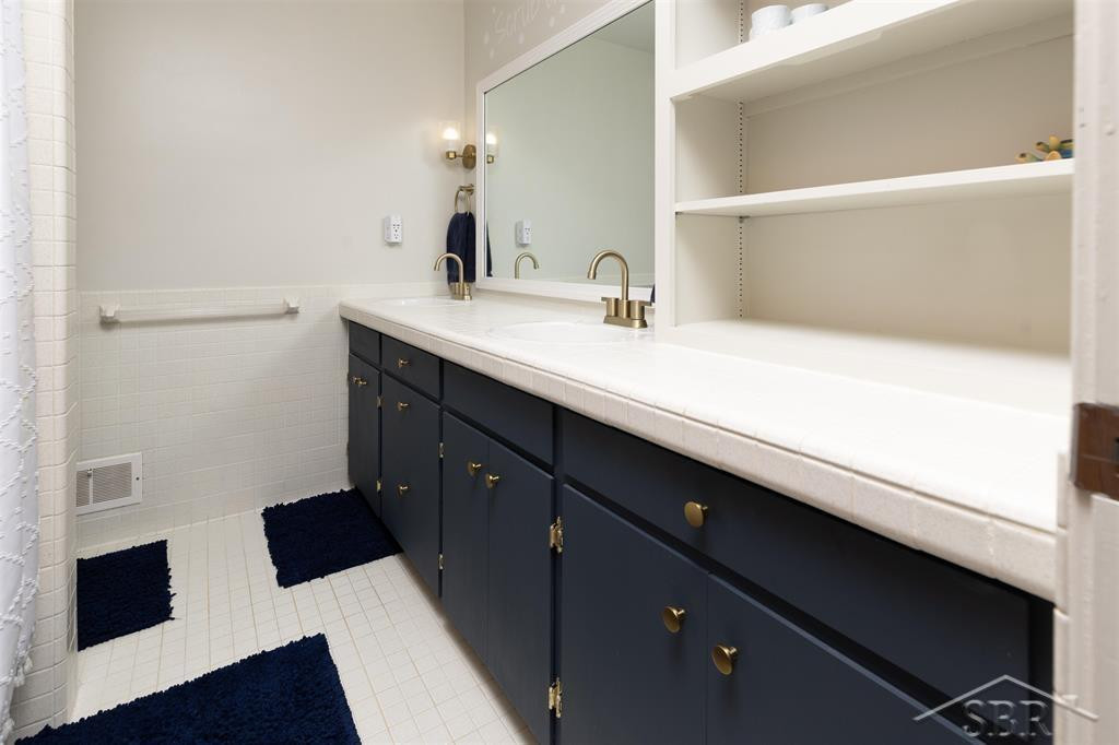 5711 Summerset Drive, Midland, MI 48640 — Photo 31