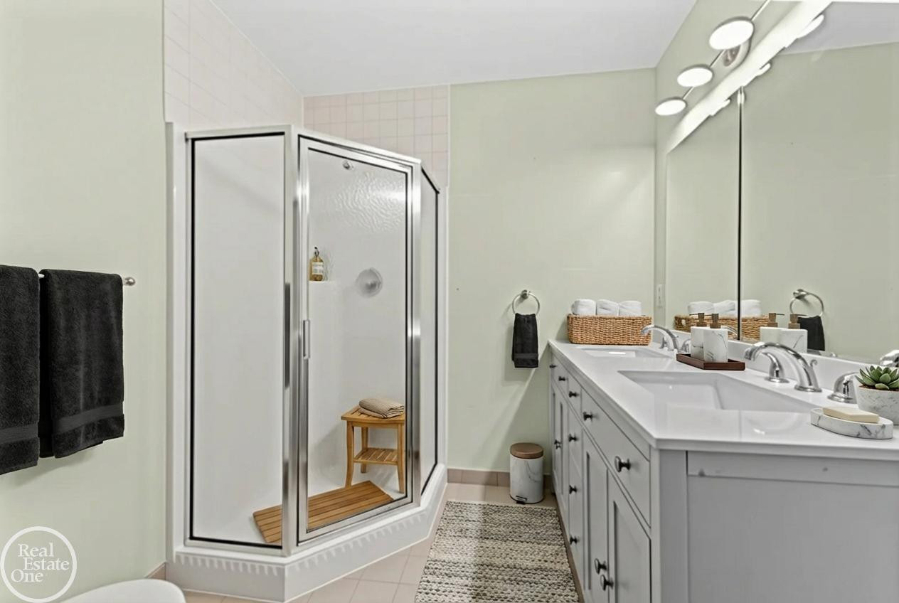 2710 Evergreen Lane, Port Huron, MI 48060 — Photo 17