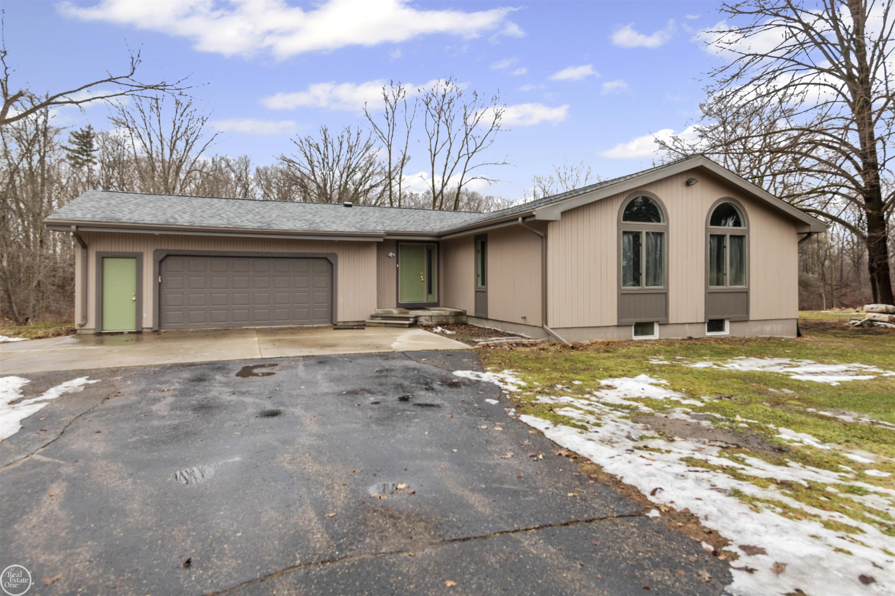 2710 Evergreen Lane, Port Huron, MI 48060 — Photo 2