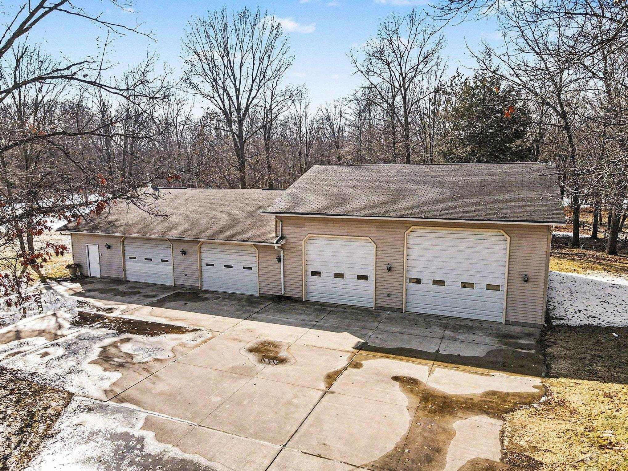 10200 S Lake Station Avenue, Clare, MI 48632 — Photo 35