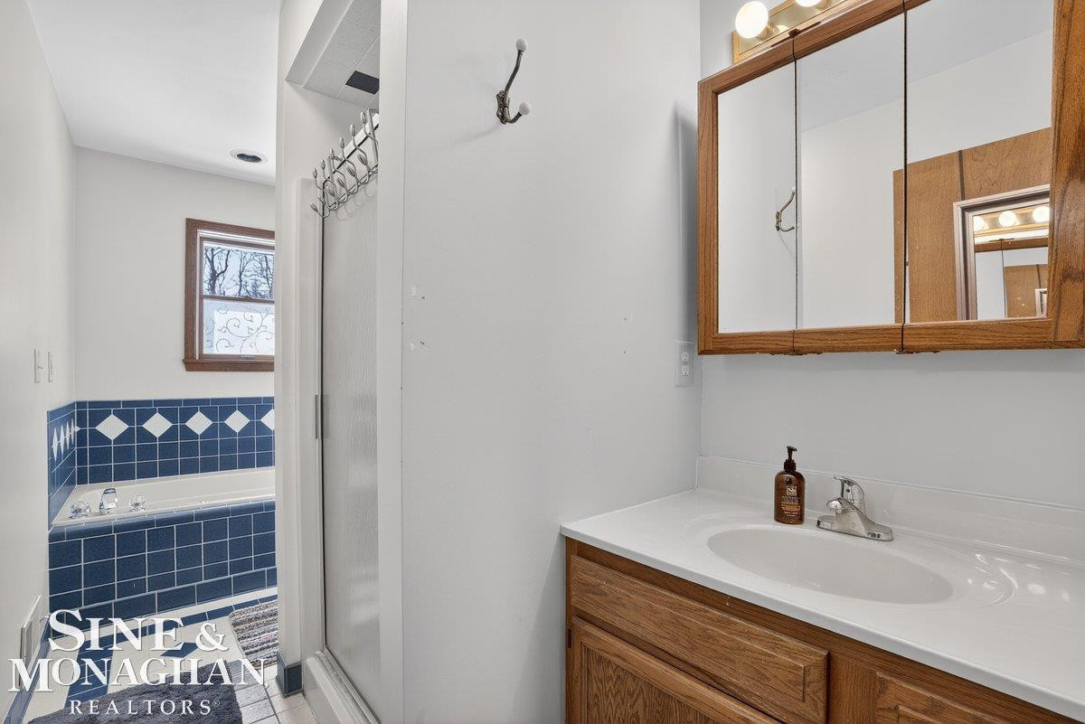 745 Victorian Woods Court, Marysville, MI 48040 — Photo 38