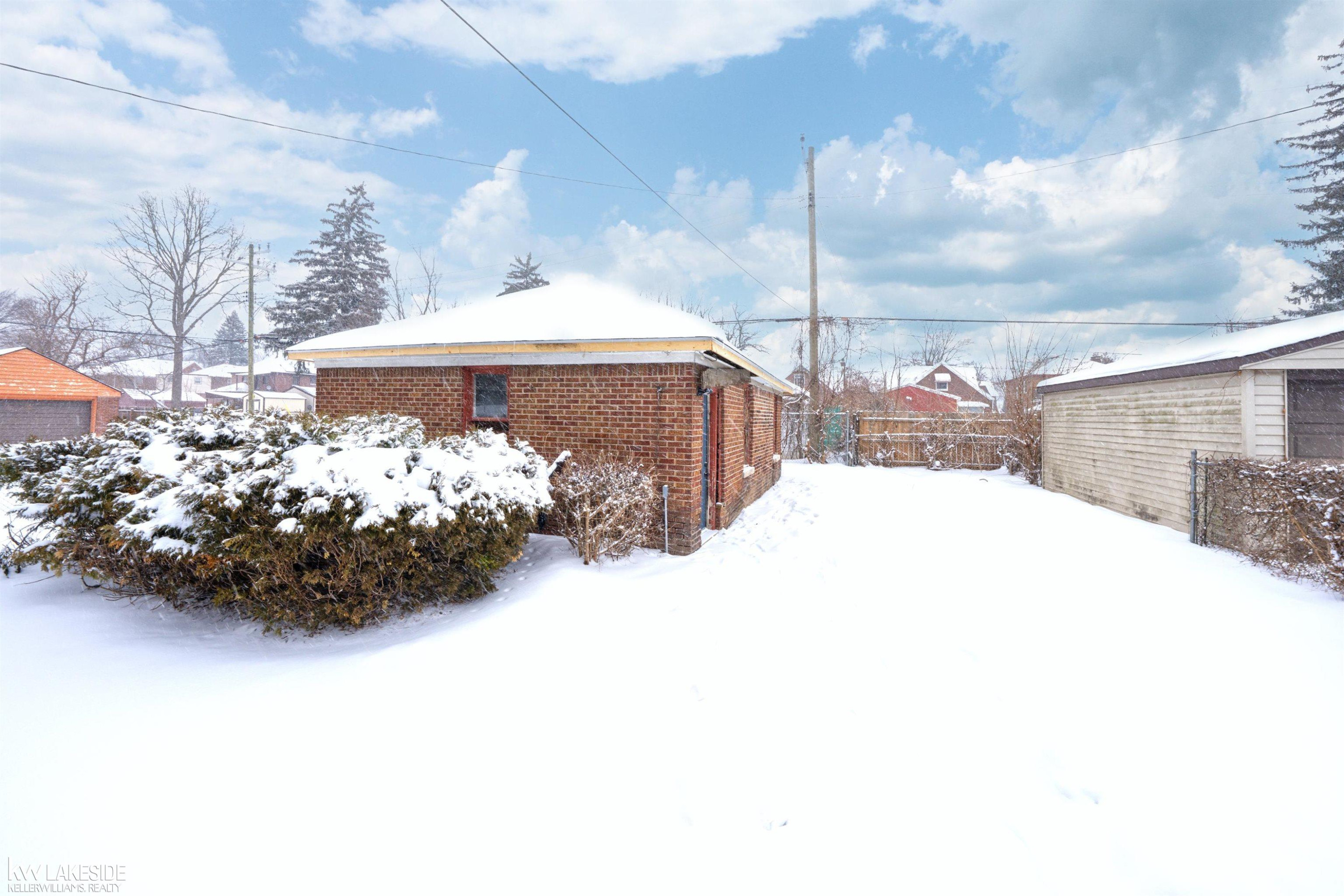 14054 Woodmont Avenue, Detroit, MI 48227 — Photo 44