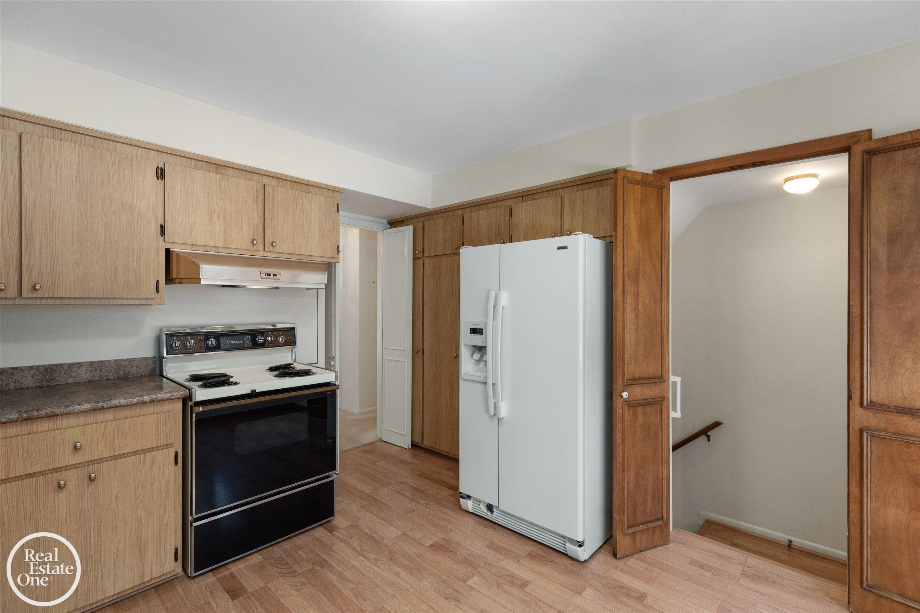 785 Barrington Road, Grosse Pointe Park, MI 48230 — Photo 13