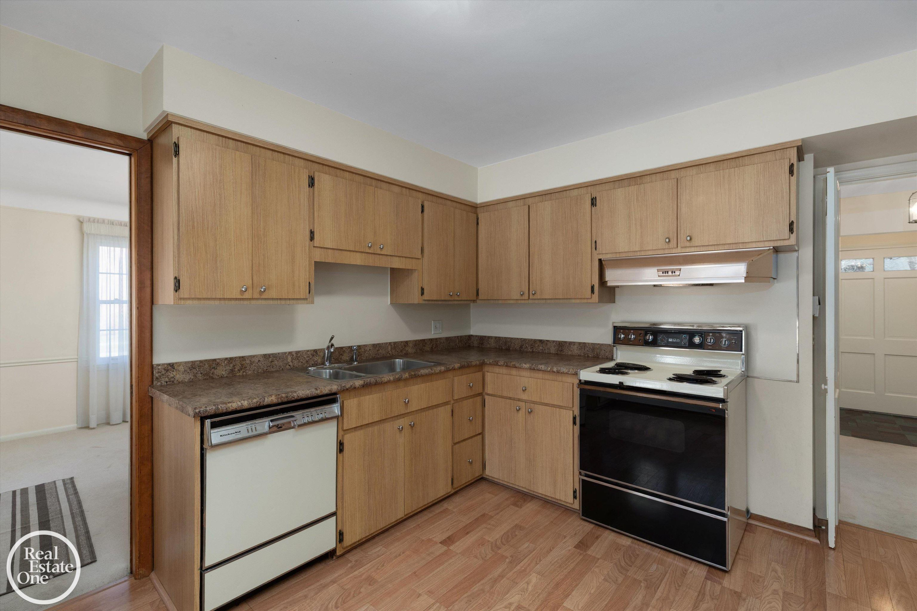 785 Barrington Road, Grosse Pointe Park, MI 48230 — Photo 14