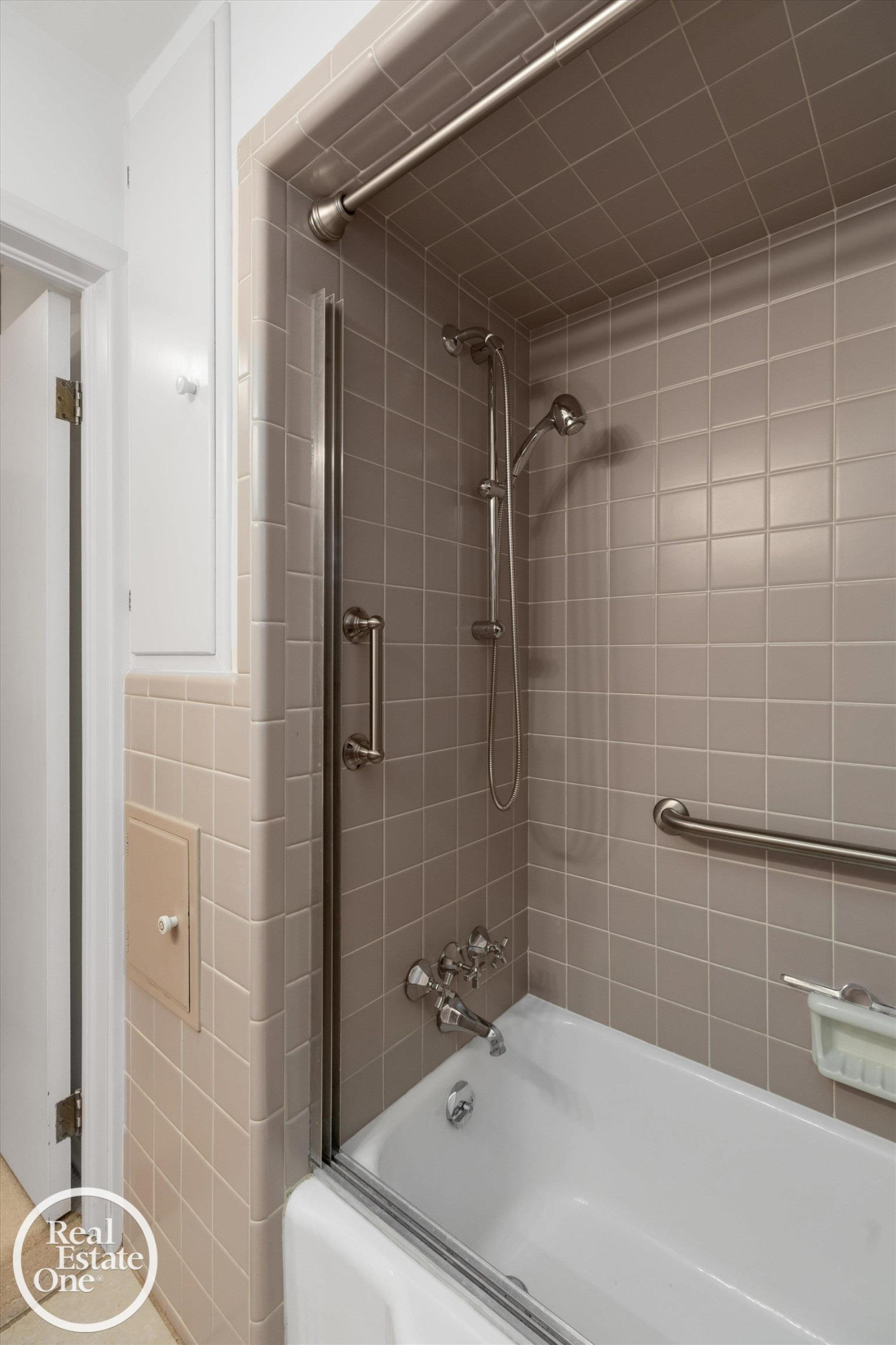 785 Barrington Road, Grosse Pointe Park, MI 48230 — Photo 19