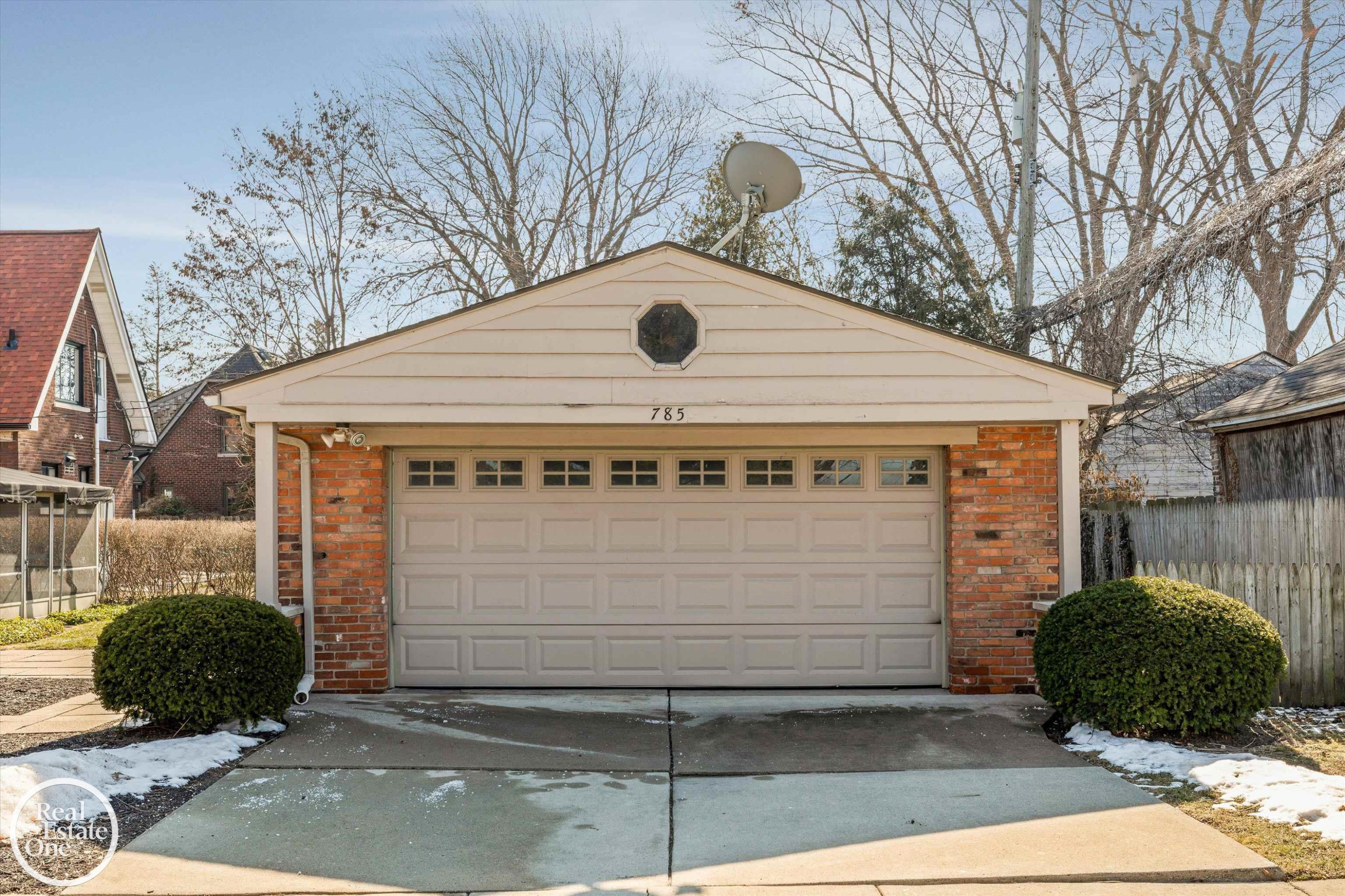 785 Barrington Road, Grosse Pointe Park, MI 48230 — Photo 31