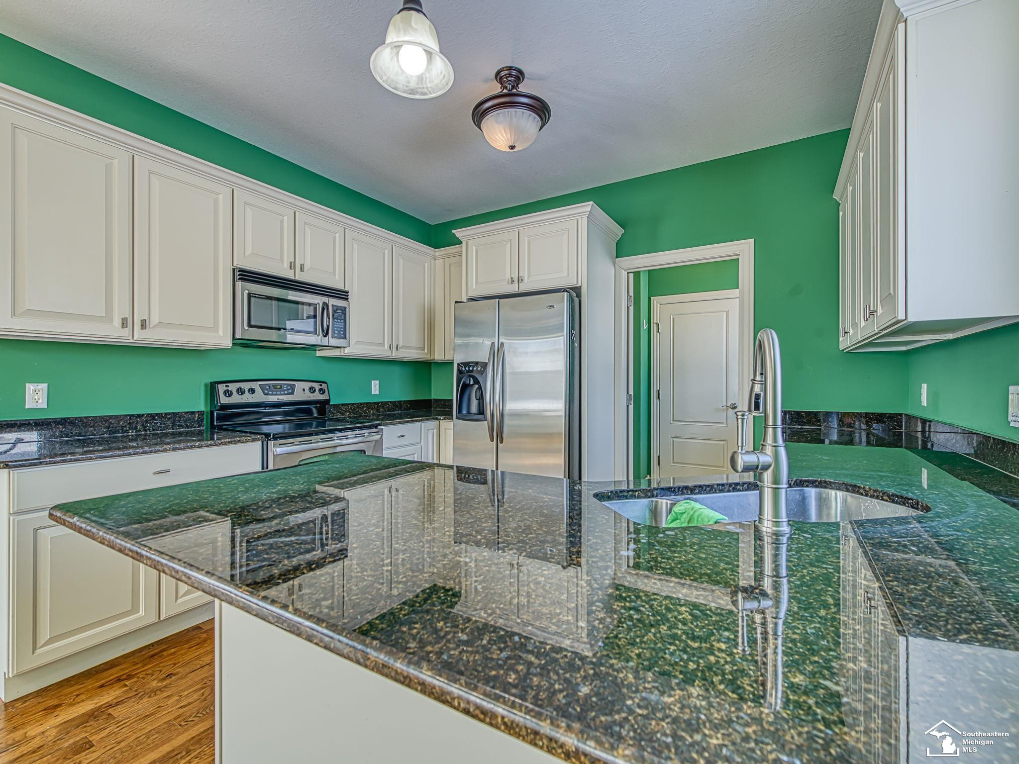 568 Rose Crest Boulevard, Monroe, MI 48162 — Photo 4