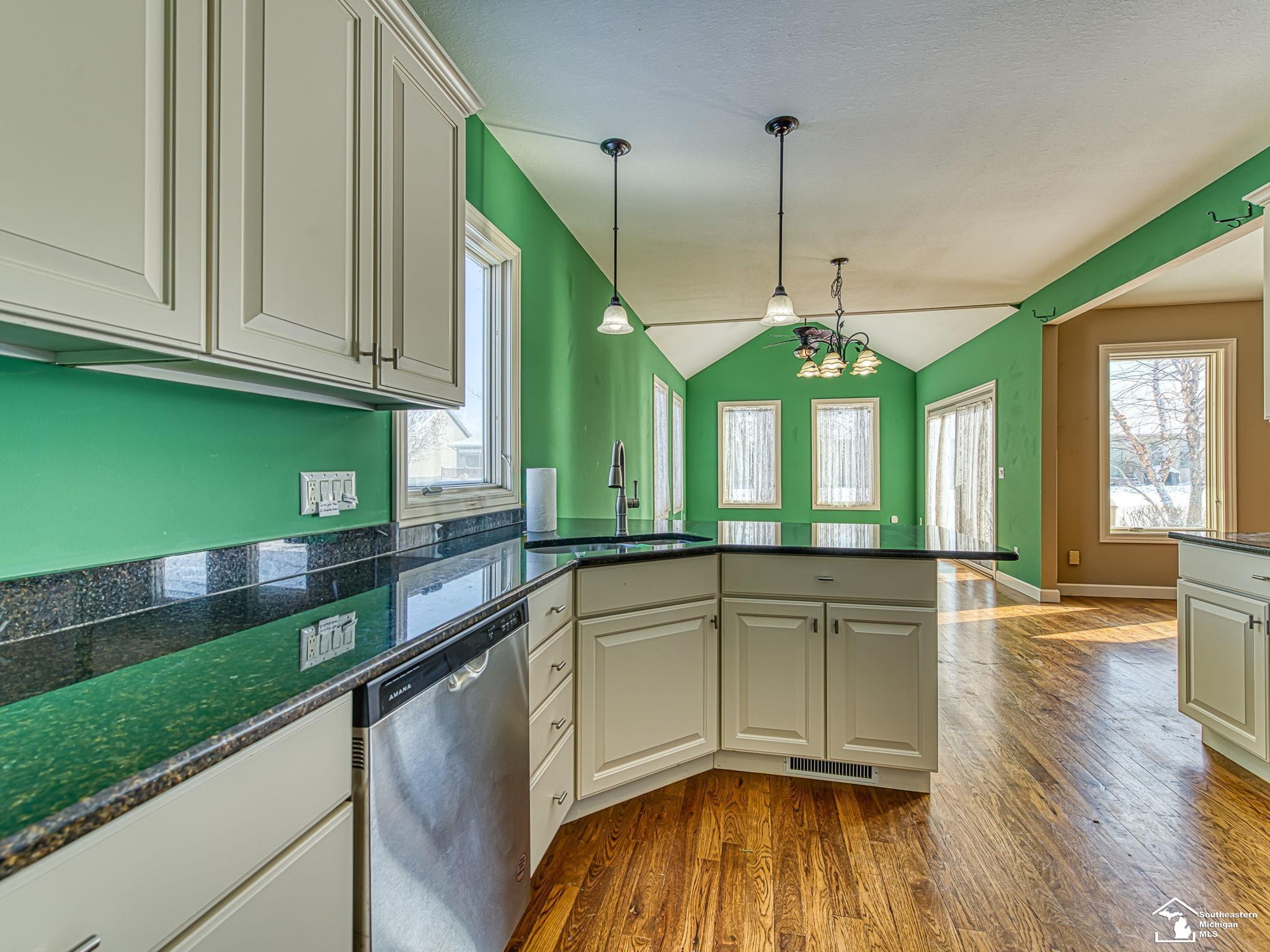 568 Rose Crest Boulevard, Monroe, MI 48162 — Photo 5