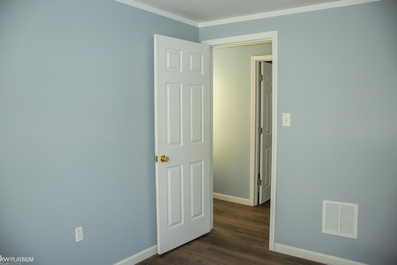 11835 Sanford Street, Detroit, MI 48205 — Photo 10