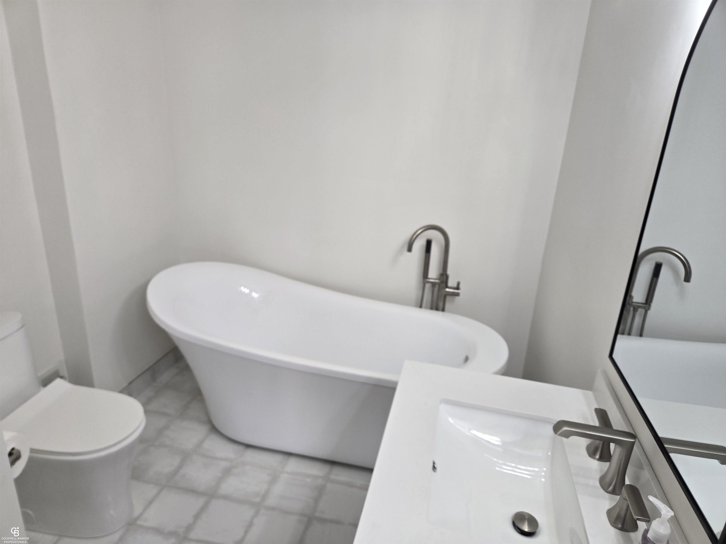 43042 W Kirkwood Drive, Clinton Twp, MI 48038 — Photo 18