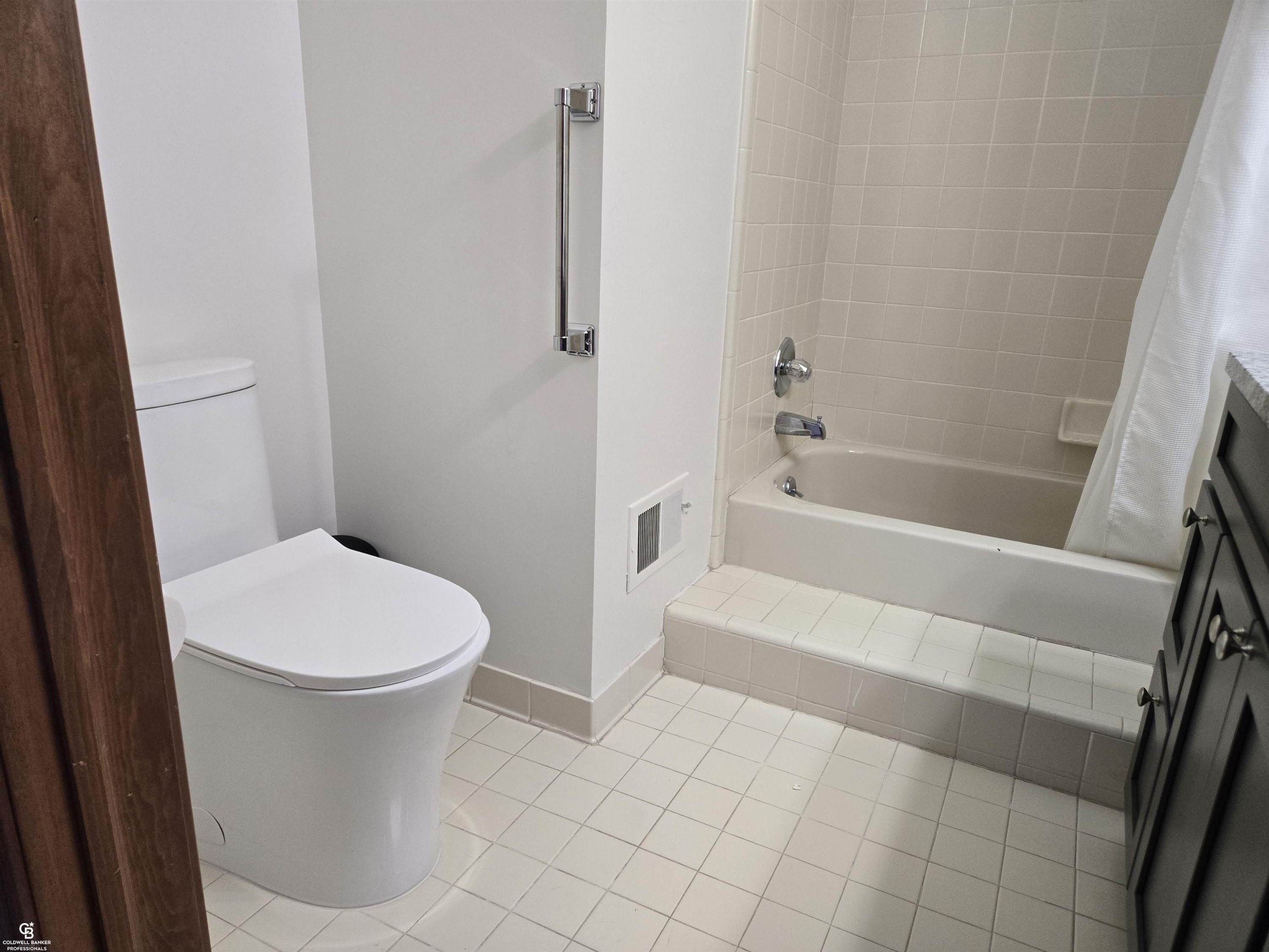 43042 W Kirkwood Drive, Clinton Twp, MI 48038 — Photo 25