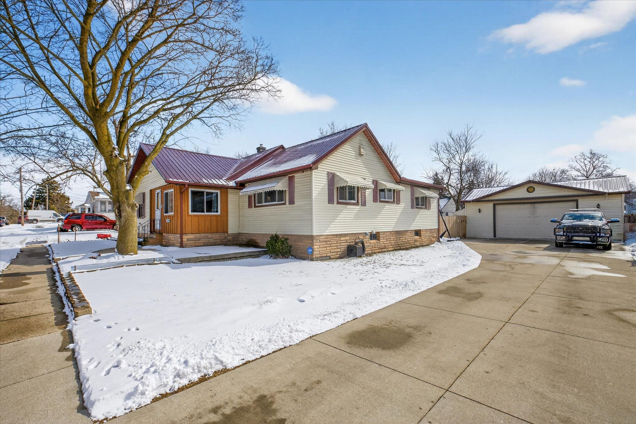 2138 E Whittemore Avenue, Burton, MI 48529 — Photo 5