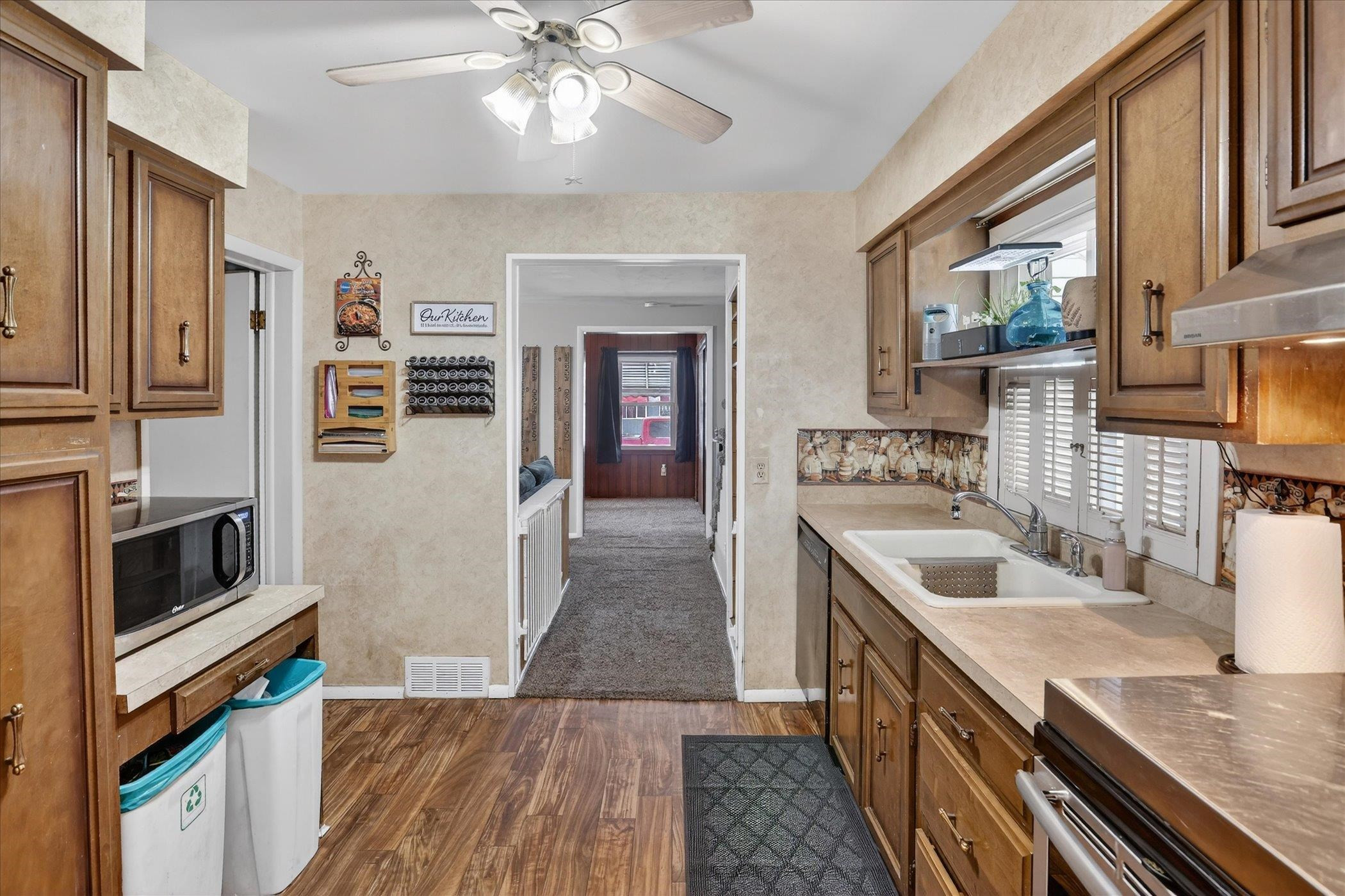 2138 E Whittemore Avenue, Burton, MI 48529 — Photo 19