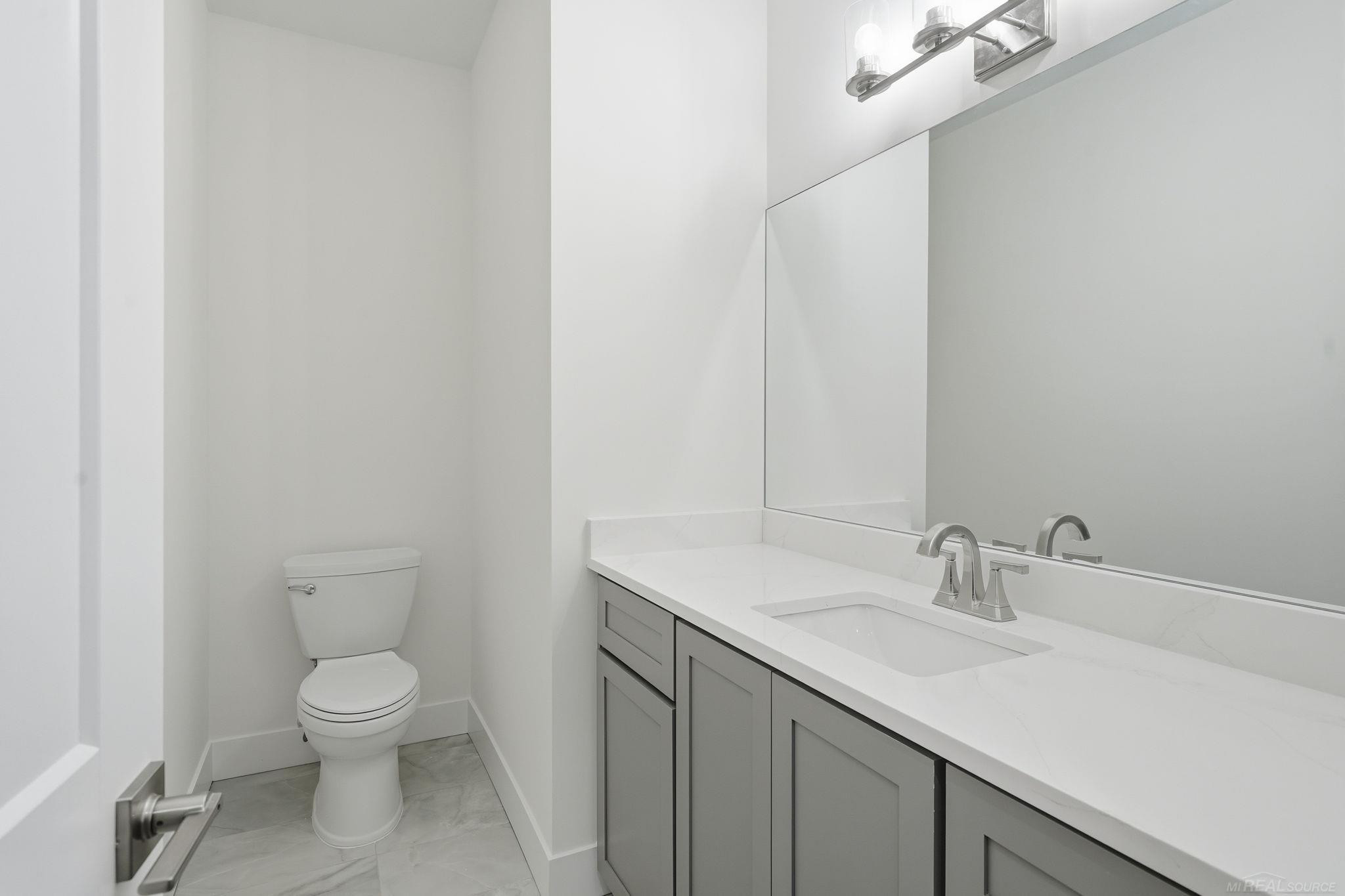49259 Langford Drive, Macomb, MI 48044 — Photo 16