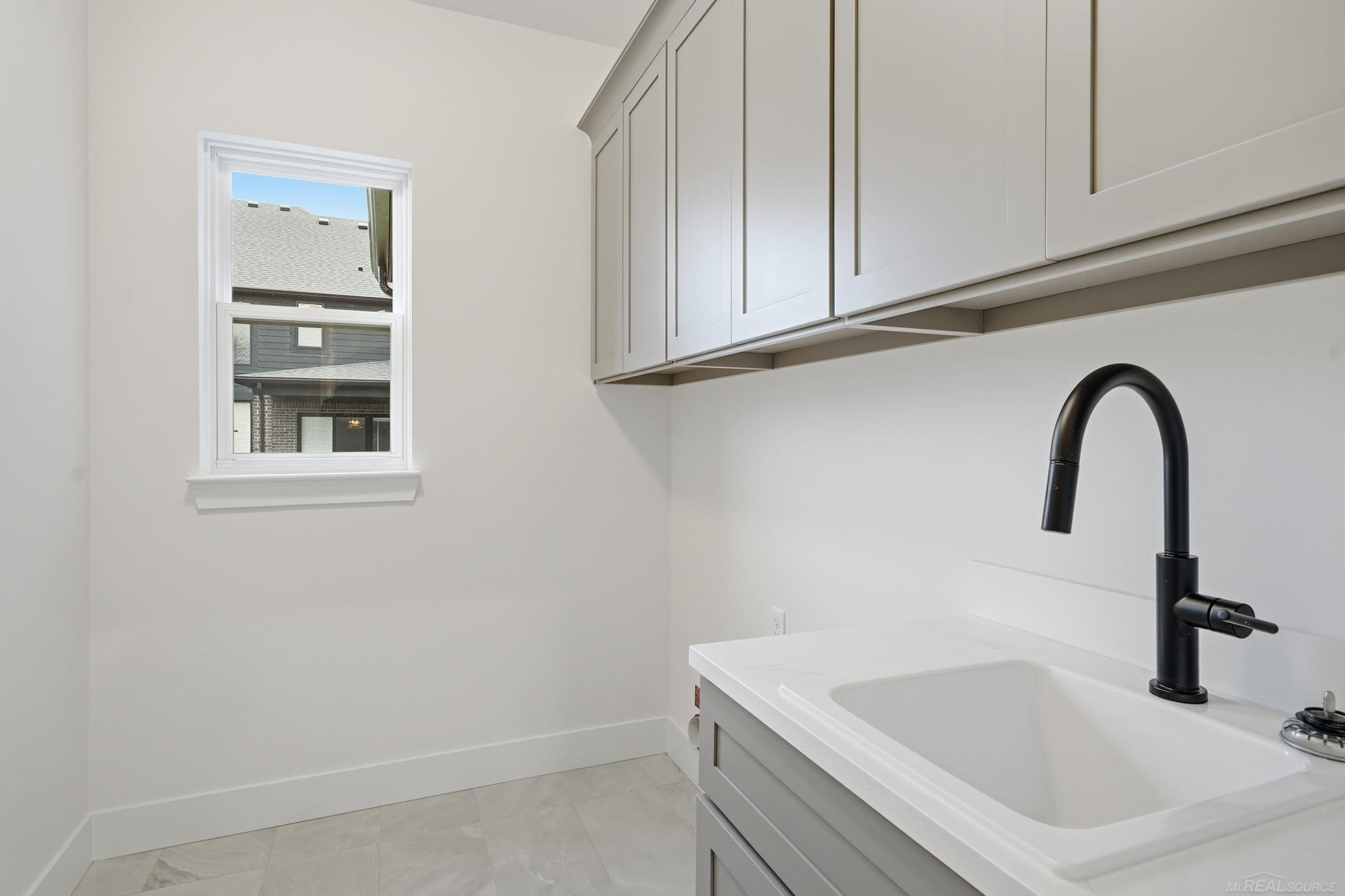 49259 Langford Drive, Macomb, MI 48044 — Photo 18