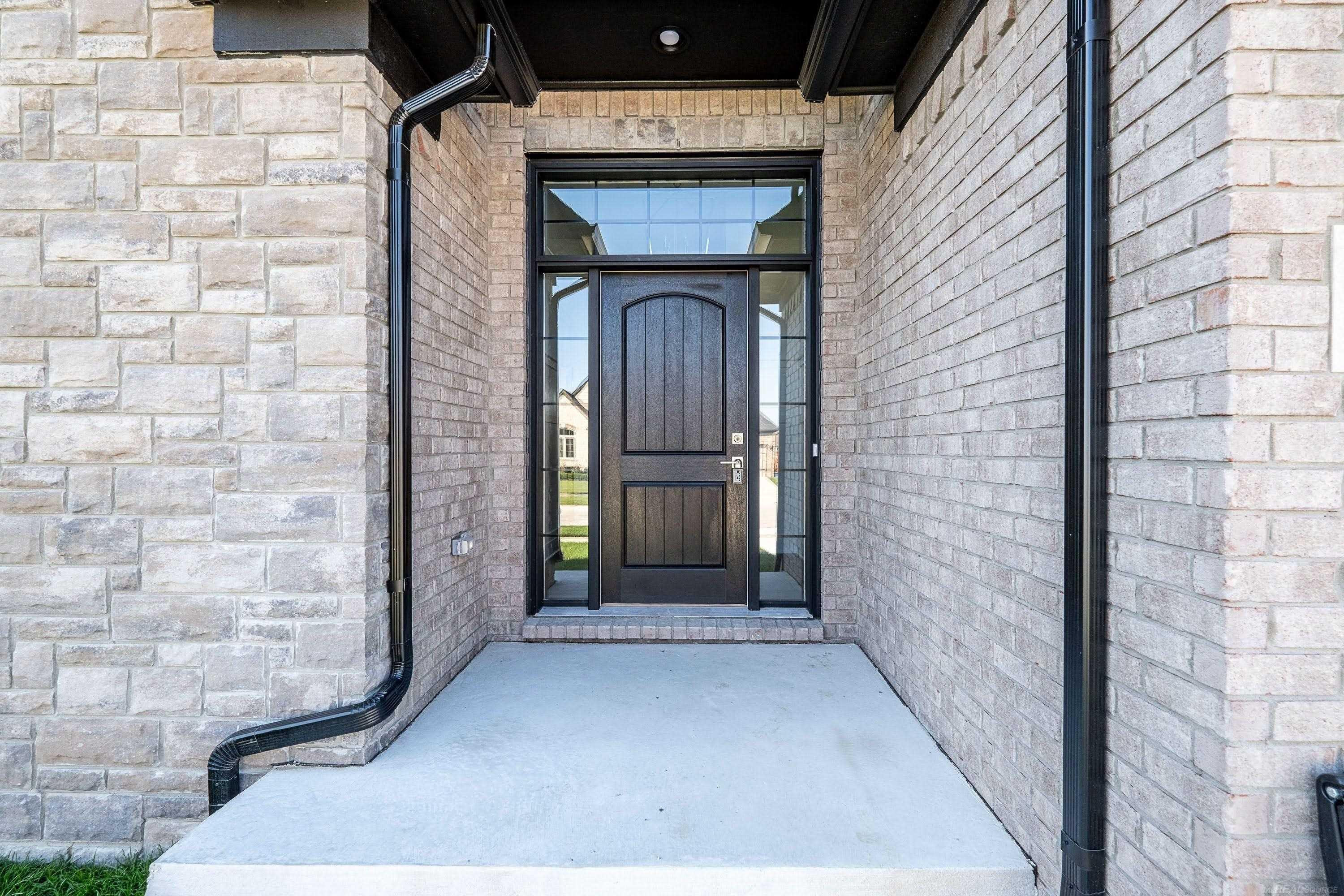 49259 Langford Drive, Macomb, MI 48044 — Photo 2
