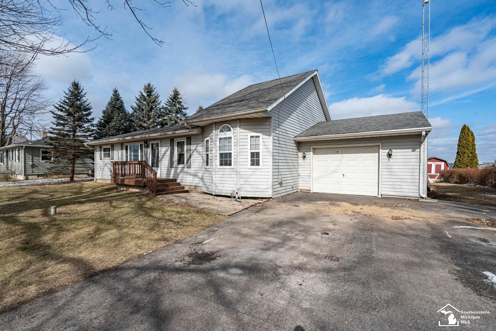 330 E Rauch Road, Temperance, MI 48182 — Photo 3