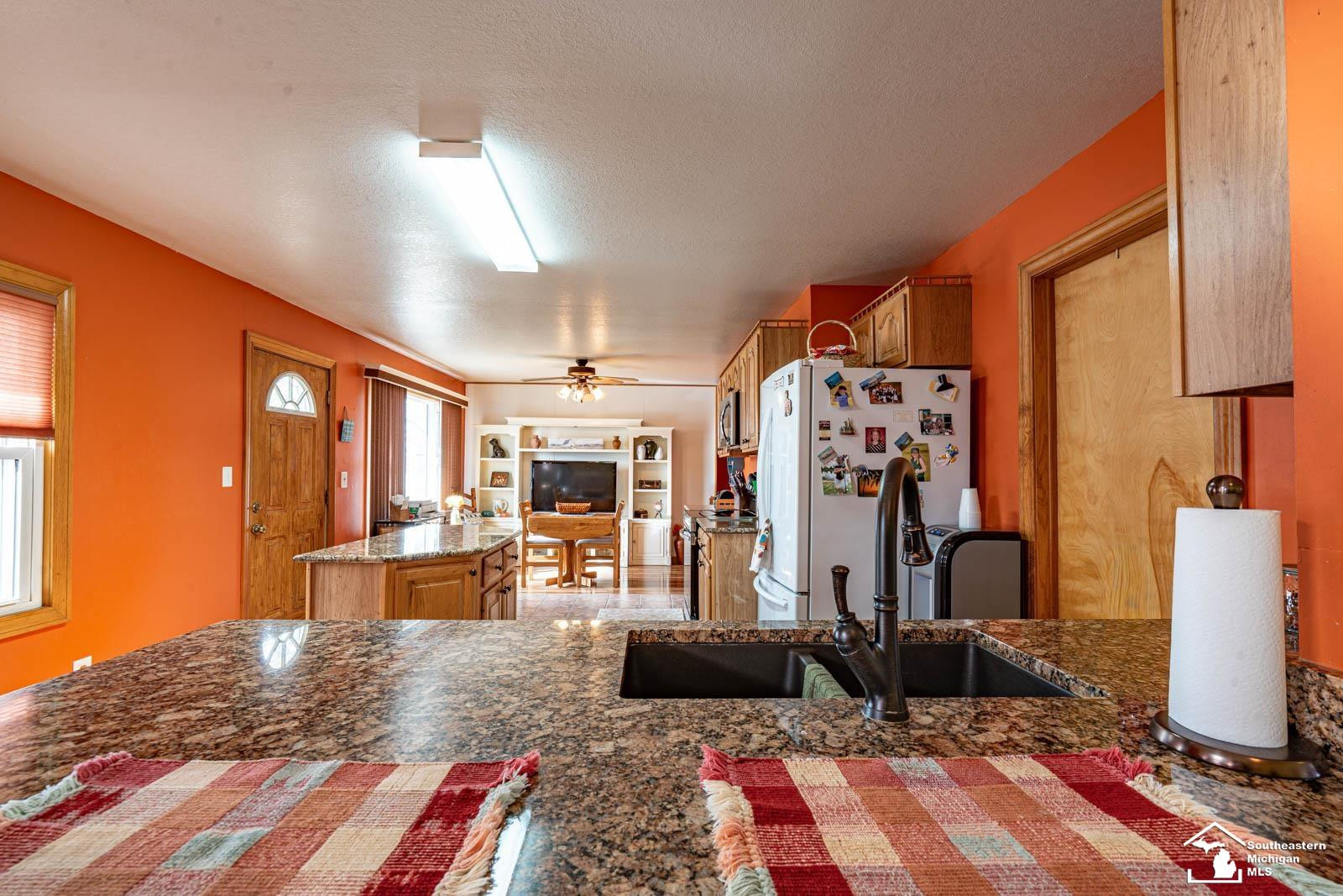330 E Rauch Road, Temperance, MI 48182 — Photo 9