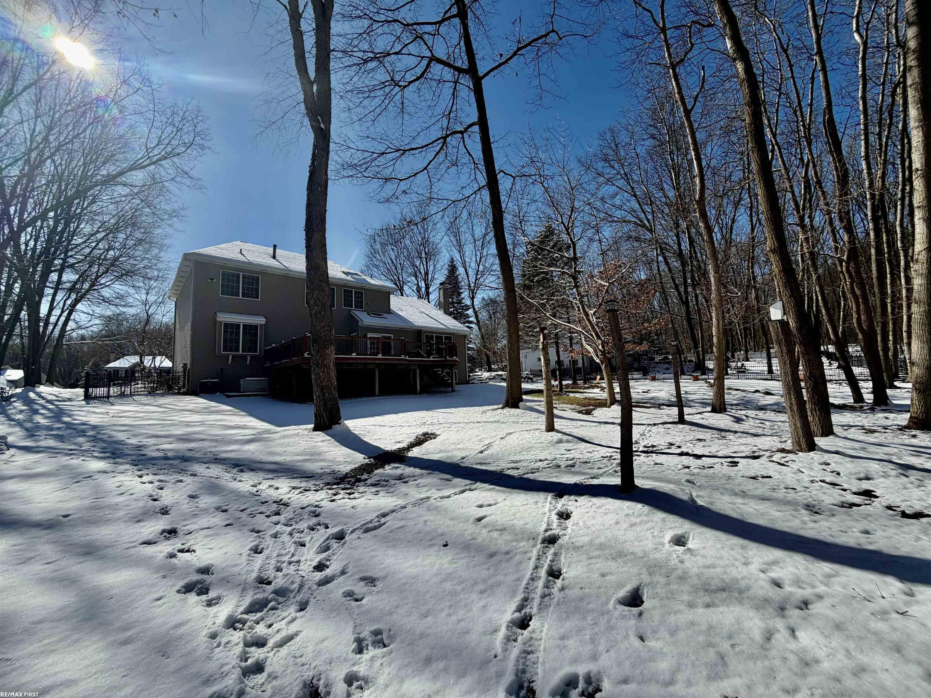 2118 Pine Bluffs Court, Highland, MI — Photo 11