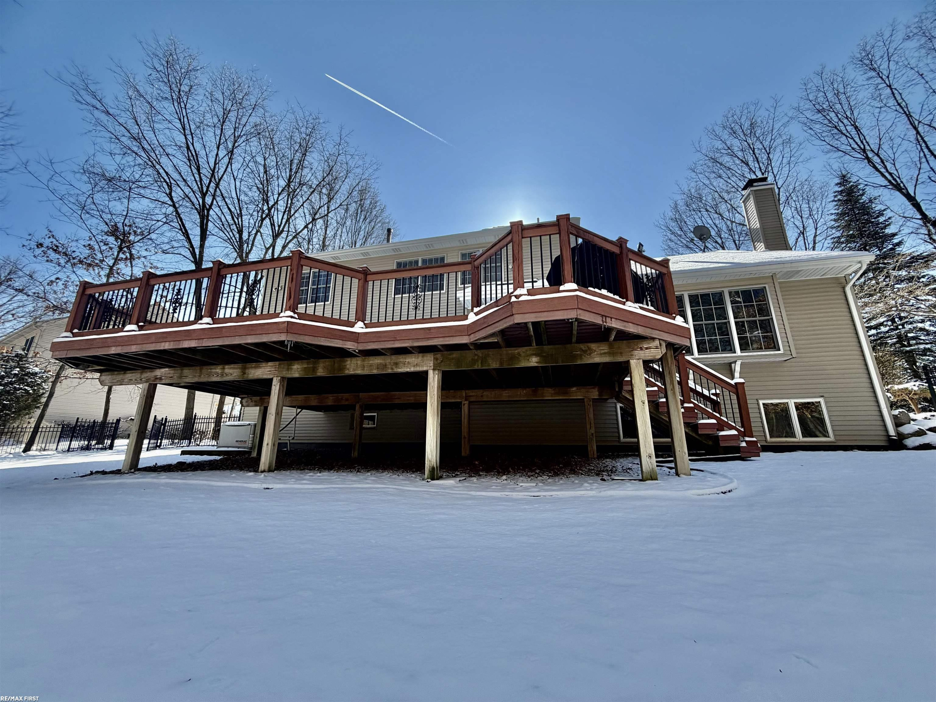 2118 Pine Bluffs Court, Highland, MI — Photo 12