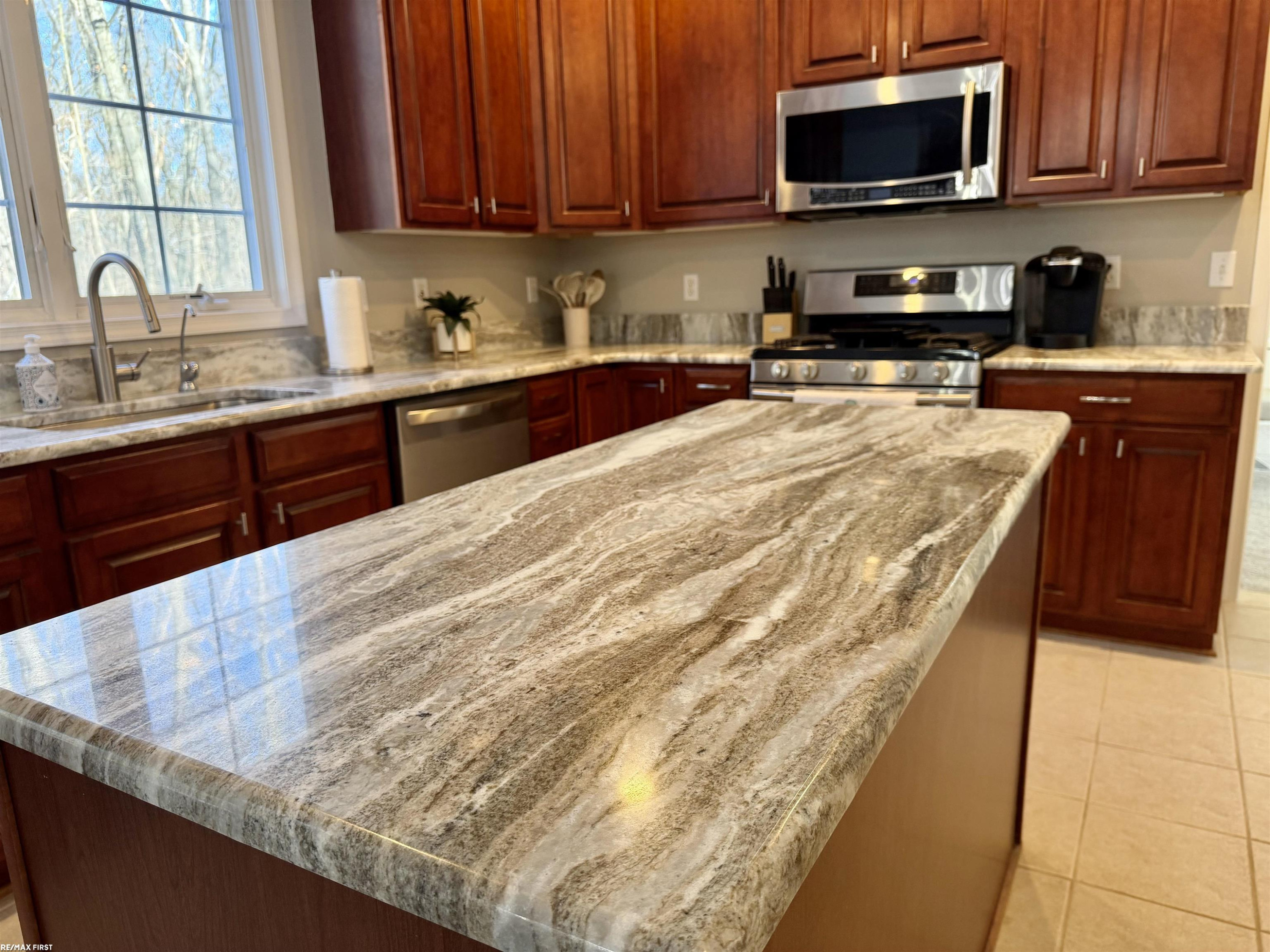 2118 Pine Bluffs Court, Highland, MI — Photo 23