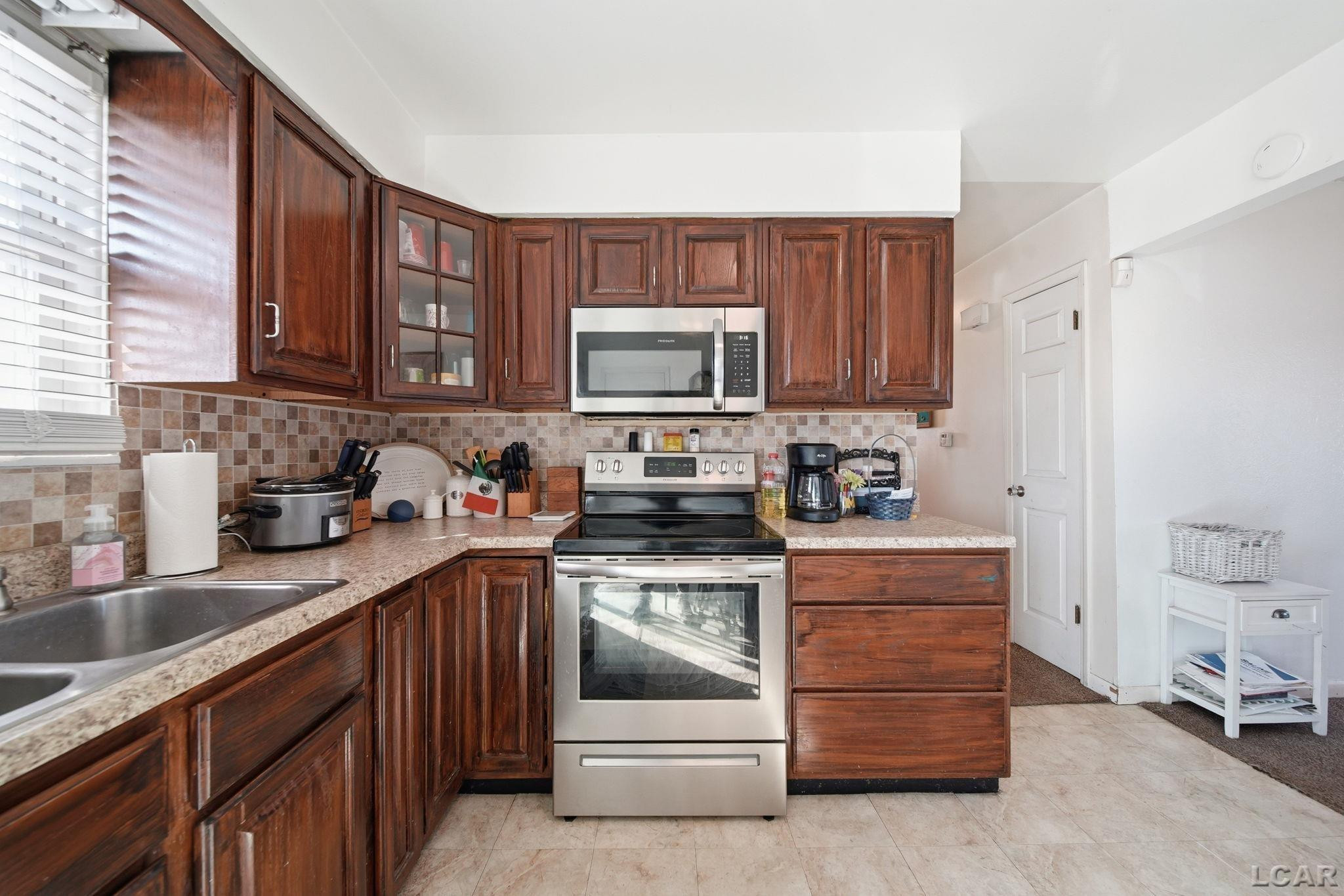 107 Renfrew Avenue, Adrian, MI 49221 — Photo 11