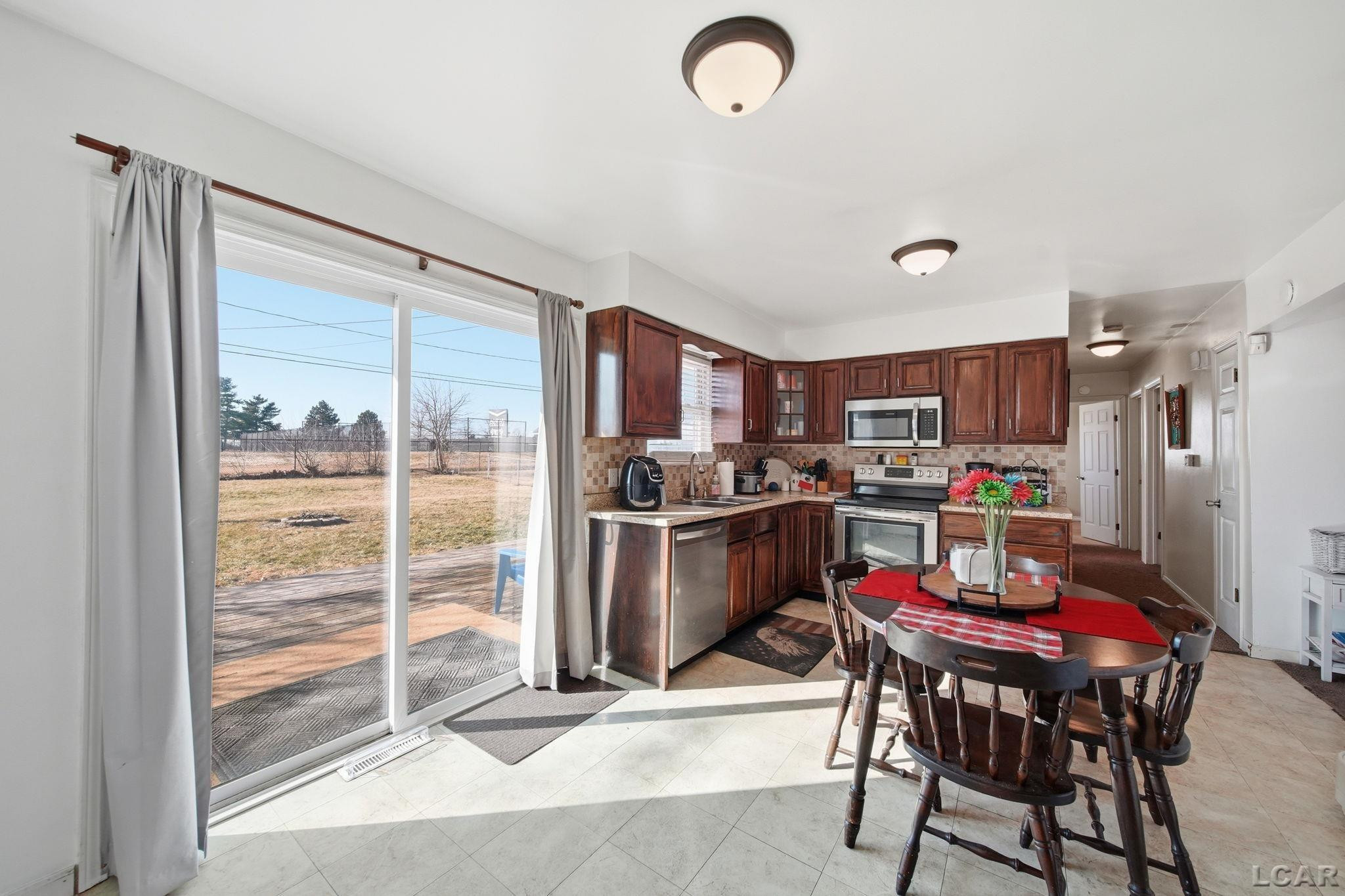 107 Renfrew Avenue, Adrian, MI 49221 — Photo 12