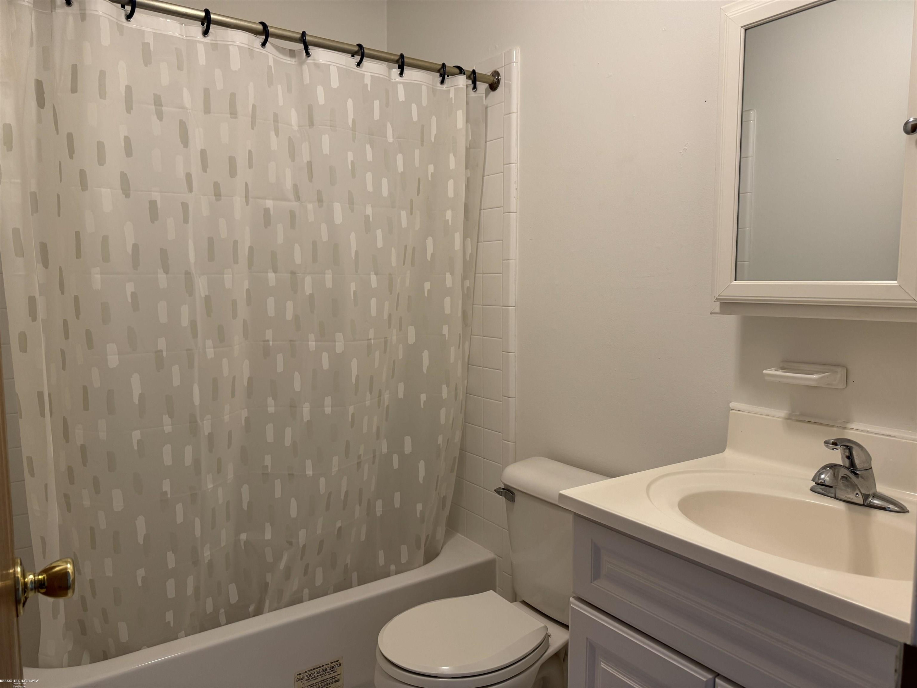 8755 Sterling Street, Center Line, MI 48015 — Photo 6