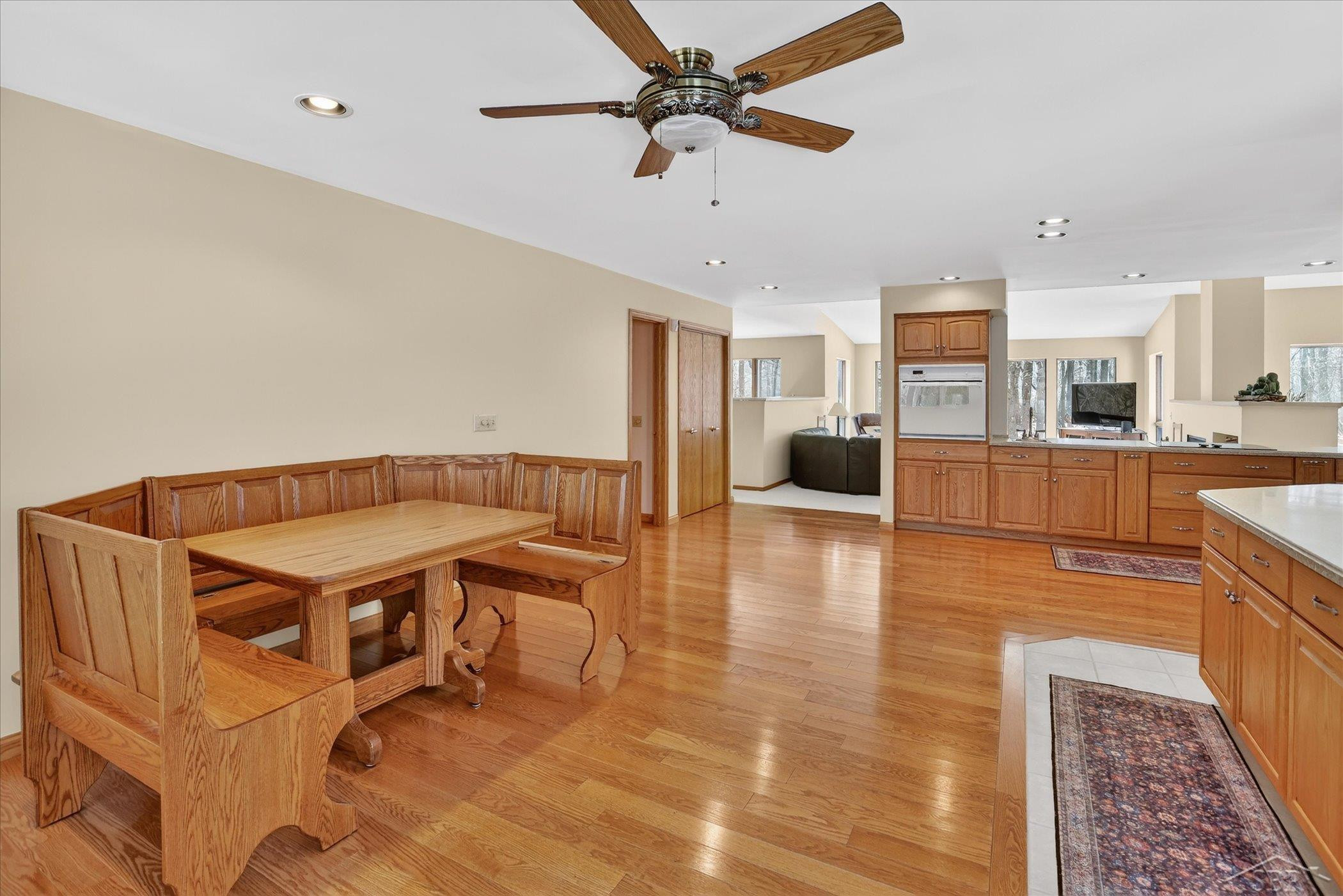 2852 E Leisure Lane, Midland, MI 48640 — Photo 13