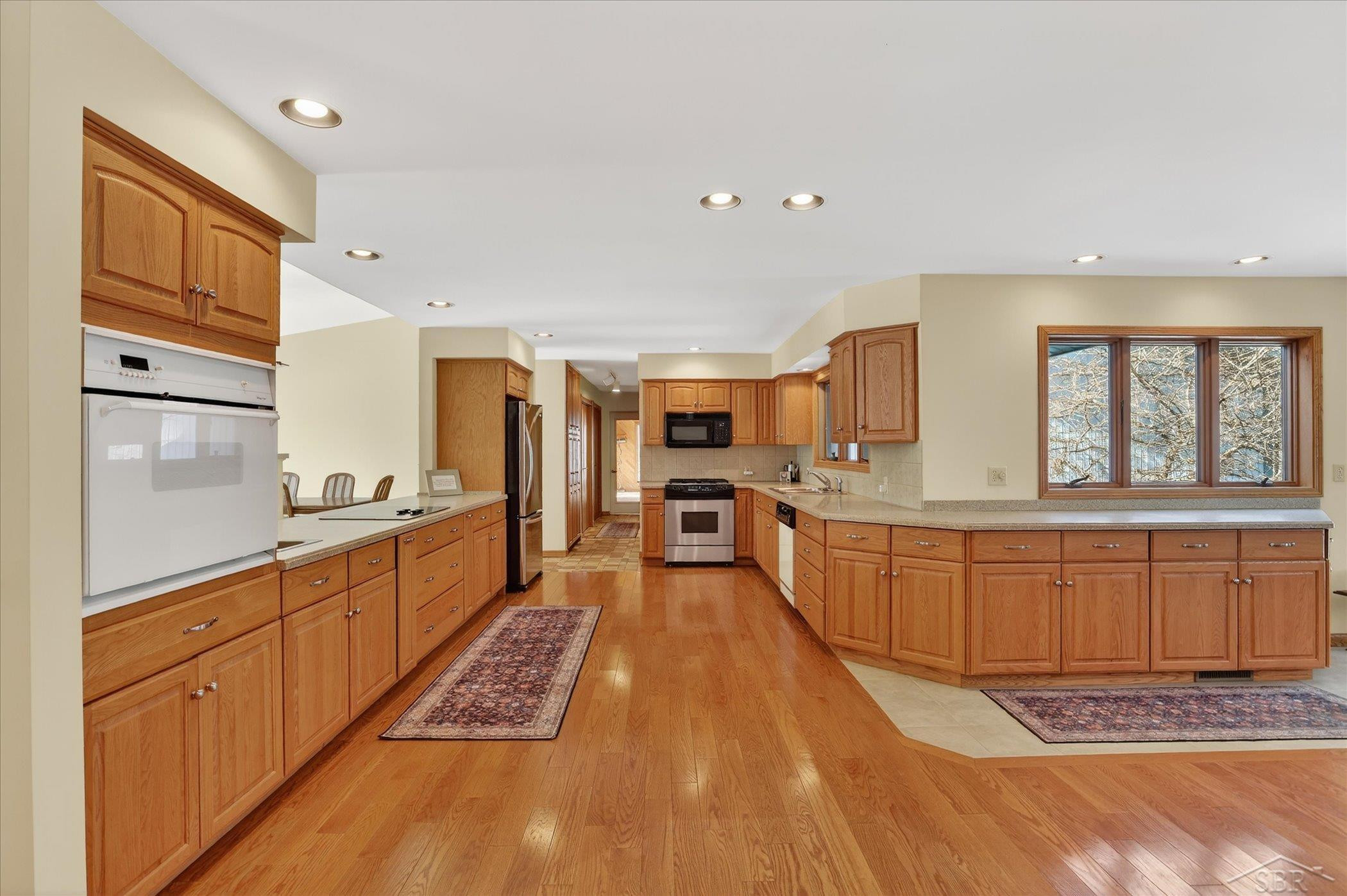 2852 E Leisure Lane, Midland, MI 48640 — Photo 16