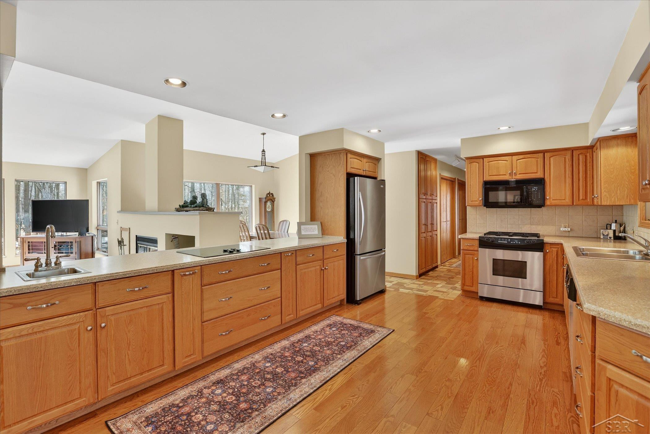 2852 E Leisure Lane, Midland, MI 48640 — Photo 17