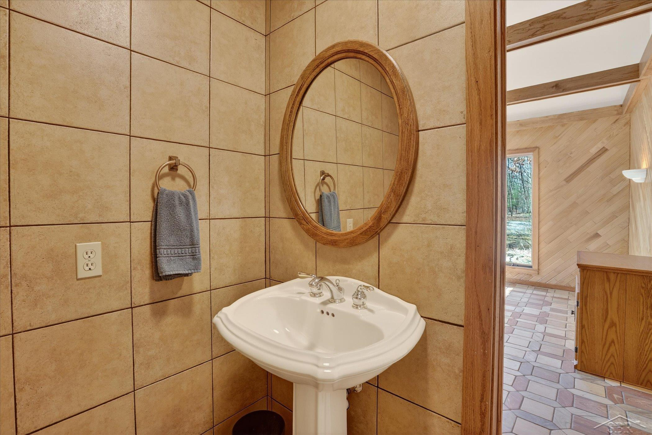 2852 E Leisure Lane, Midland, MI 48640 — Photo 28