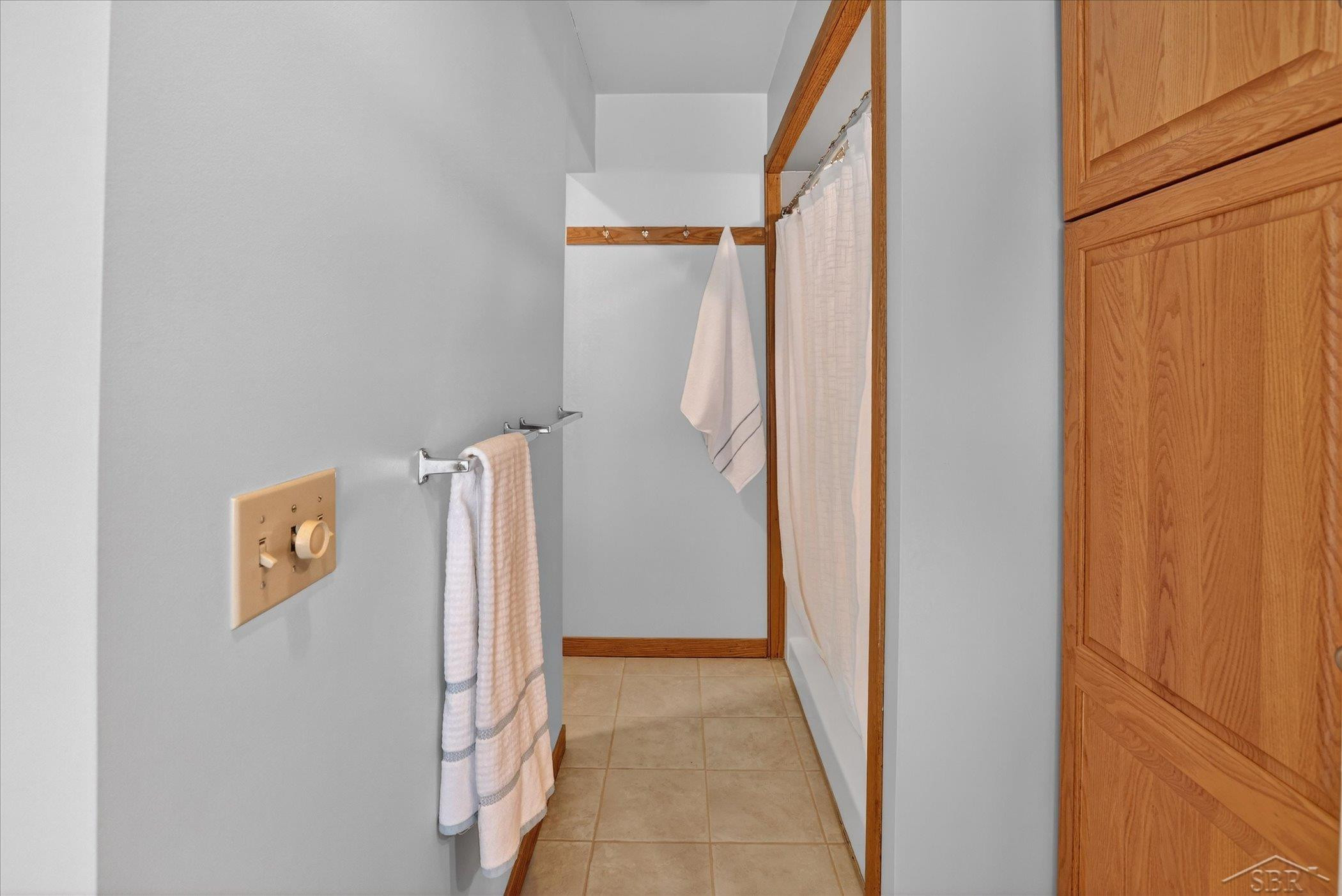 2852 E Leisure Lane, Midland, MI 48640 — Photo 36