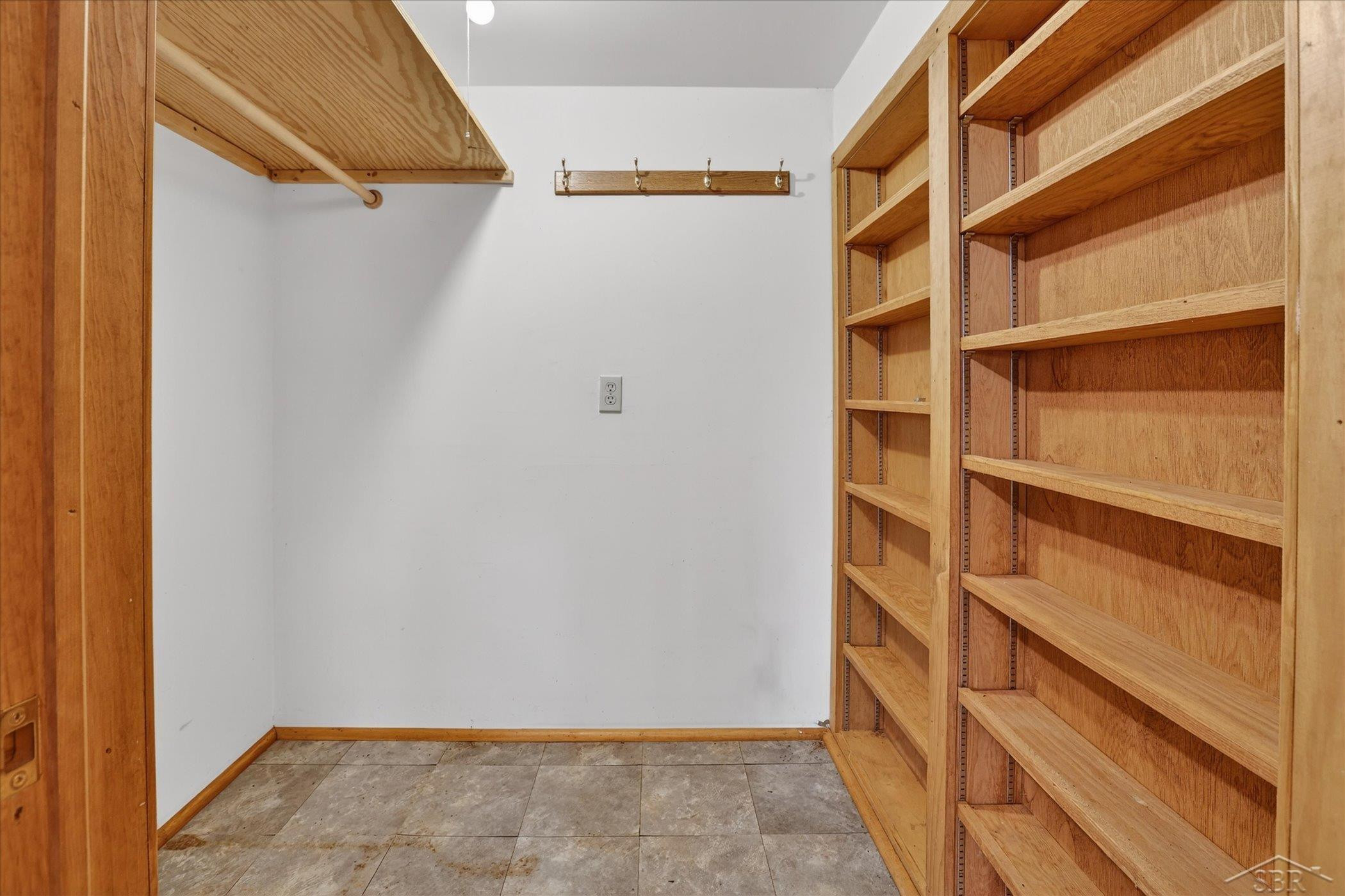 2852 E Leisure Lane, Midland, MI 48640 — Photo 45